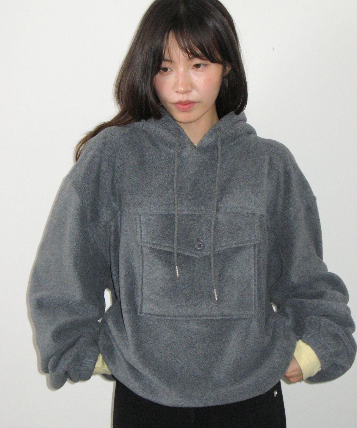 론론(RONRON) POCKET POINT FLEECE ANORAK CHARCOAL