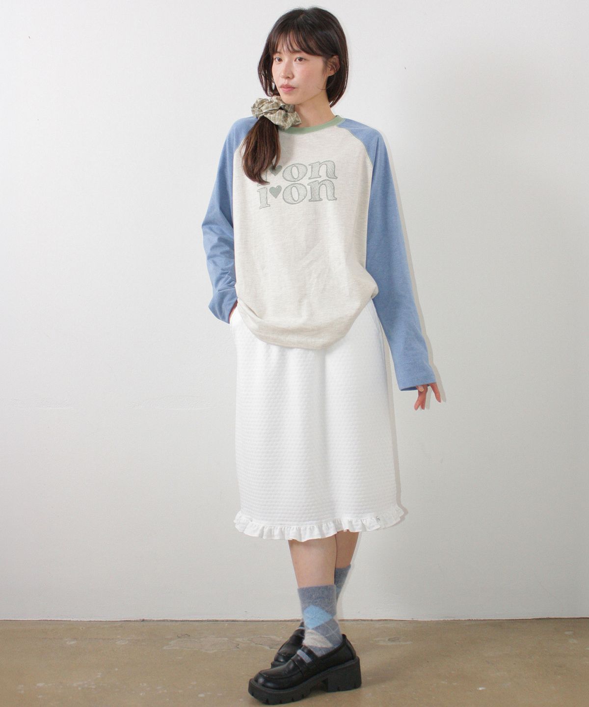 론론(RONRON) FADED LOGO RAGLAN LONG SLEEVE BLUE