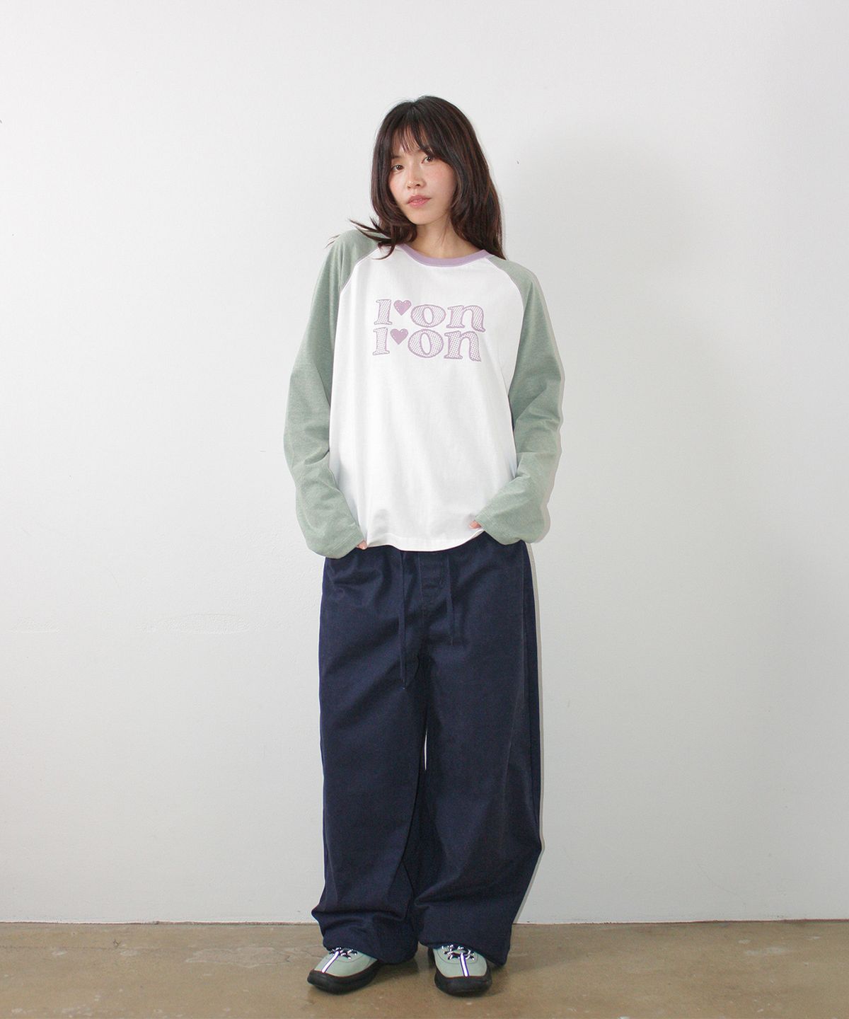 론론(RONRON) FADED LOGO RAGLAN LONG SLEEVE GREEN