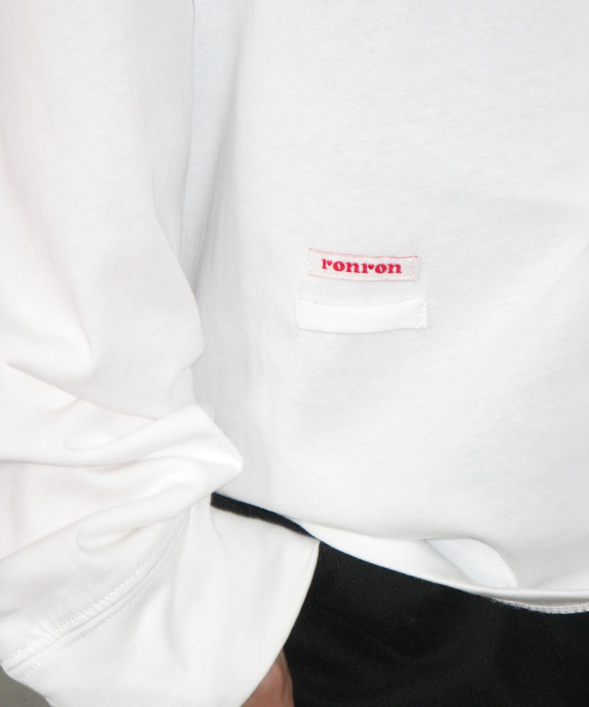론론(RONRON) HENLEY NECK OVER FIT LONG SLEEVE WHITE