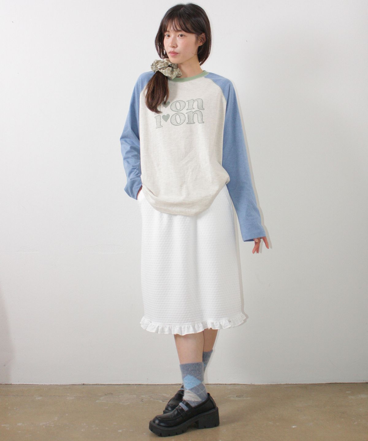 론론(RONRON) EMBO FRILL MIDI SKIRT WHITE