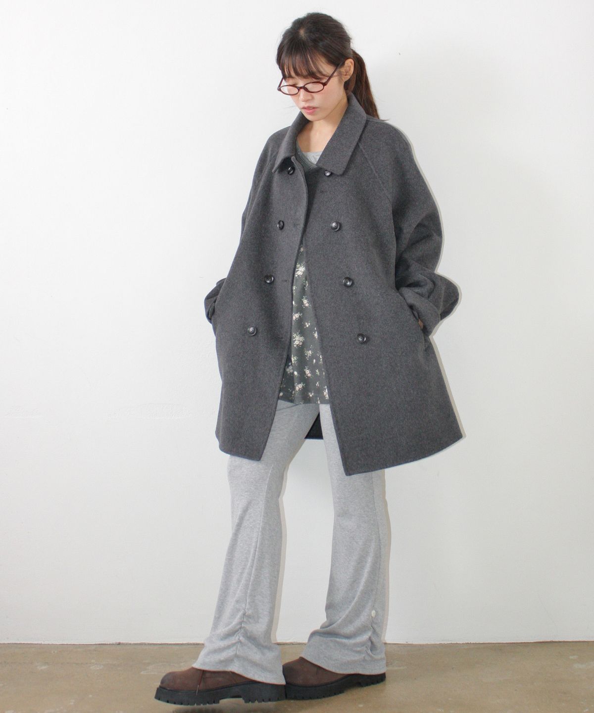론론(RONRON) SHIRRING BUTTON BOOTCUT PANTS GREY