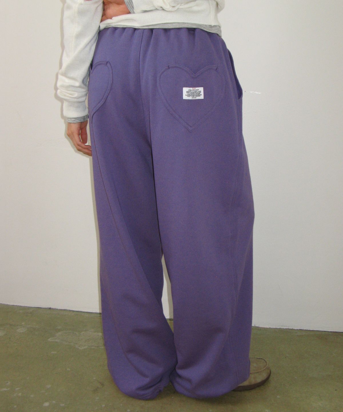 론론(RONRON) HEART POCKET WIDE JOGGER PANTS PURPLE