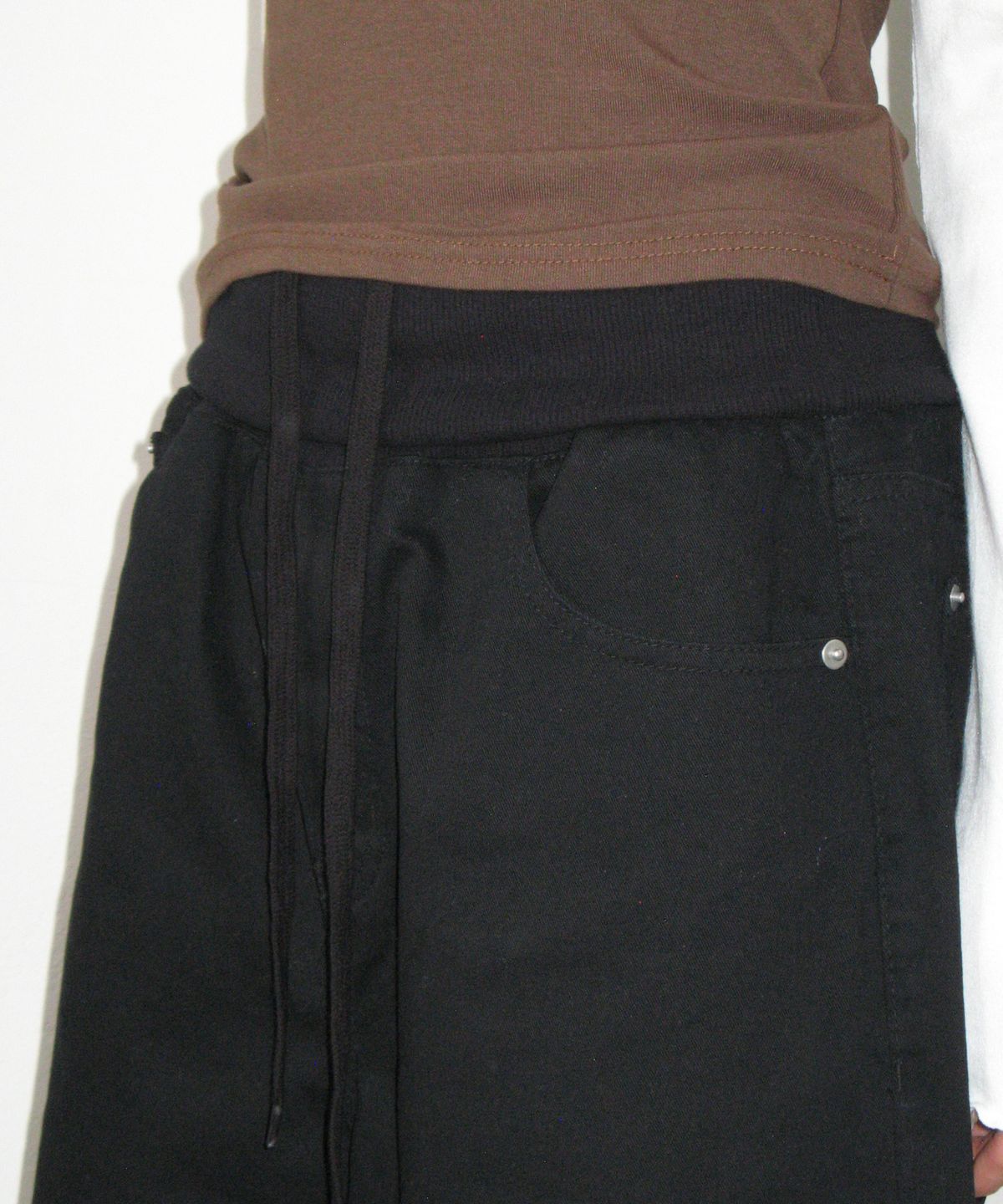 론론(RONRON) PIGMENT FOLDING PANTS BLACK