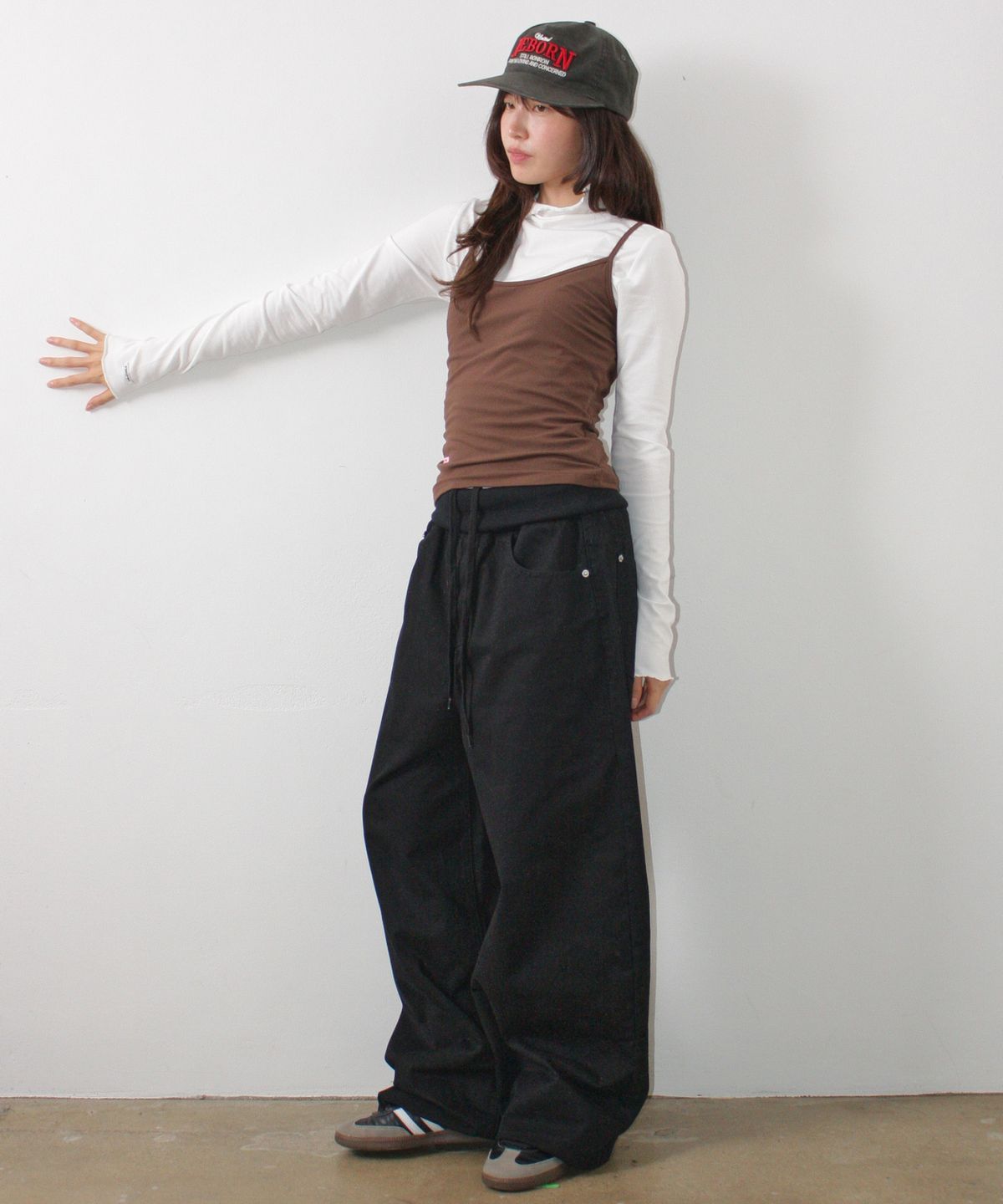 론론(RONRON) PIGMENT FOLDING PANTS BLACK