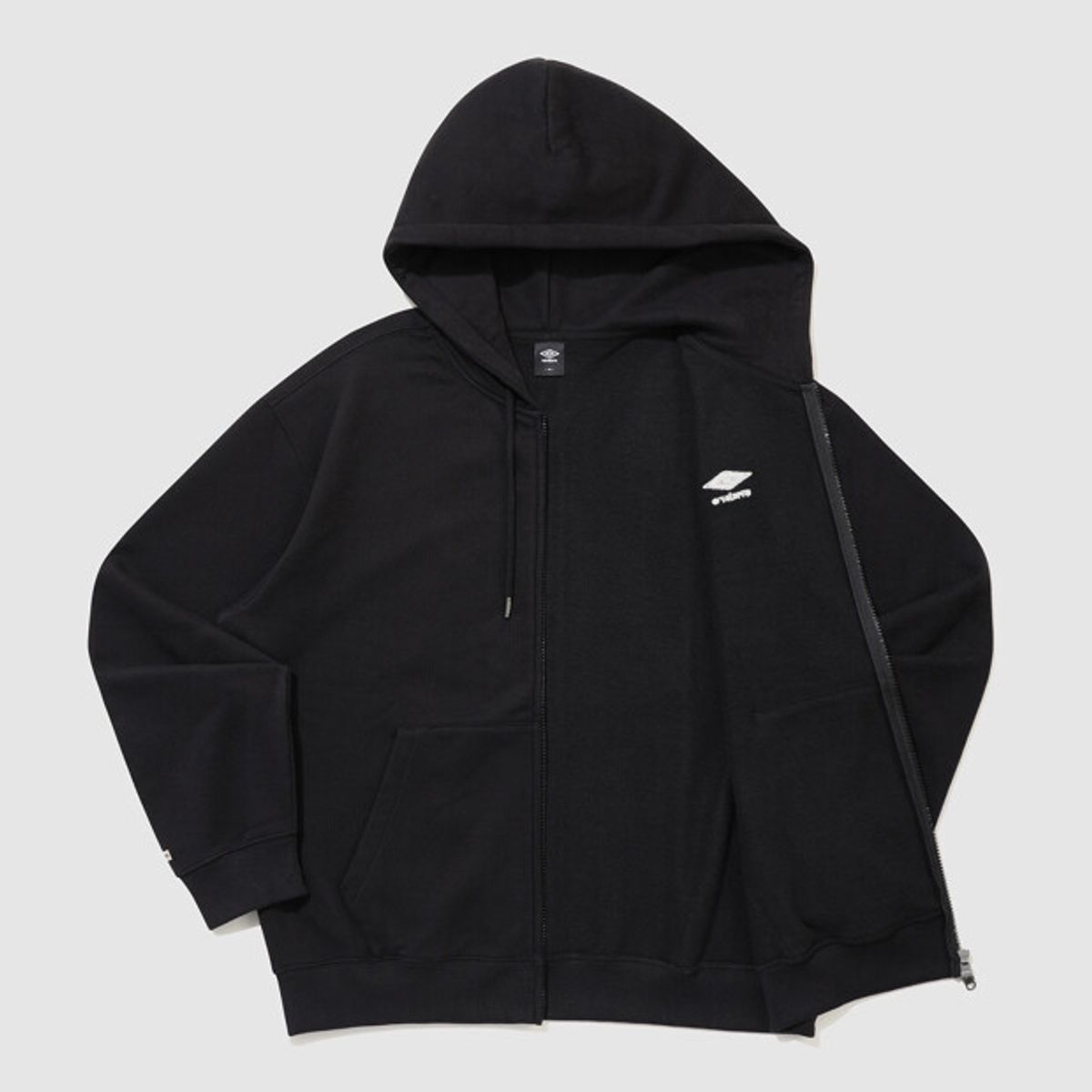 엄브로(UMBRO) 에센셜 기모 후드 집업 블랙 UR423CFTO1
