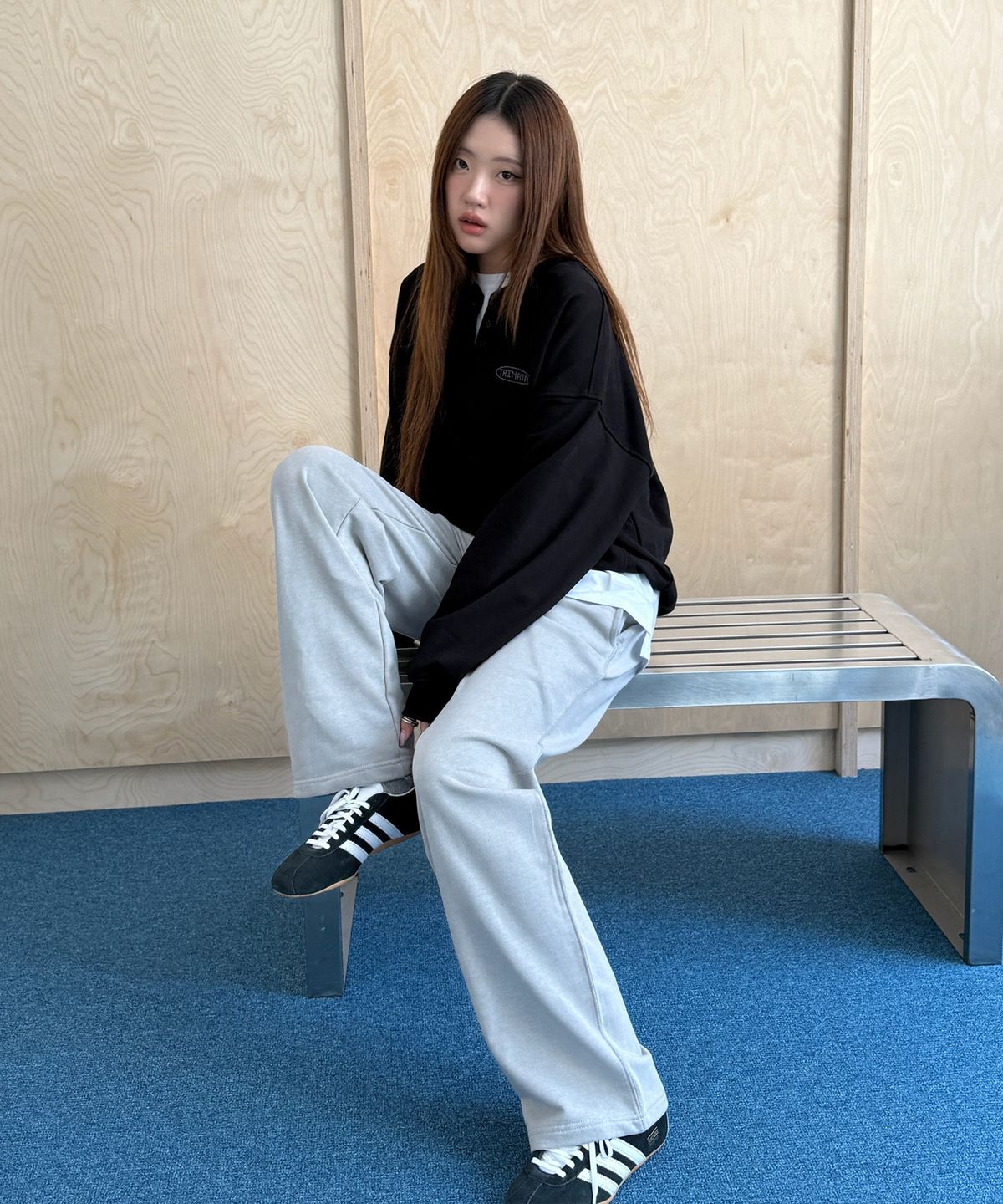 트리나타(TRINATA) 루즈핏 헨리넥 맨투맨_블랙