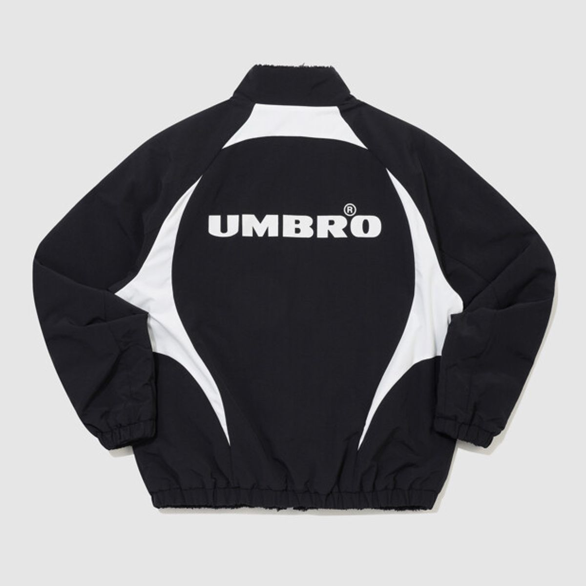엄브로(UMBRO) HBL 네오 브릿 리버시블 플리스 안감 자켓 블랙 UR321CFJ95