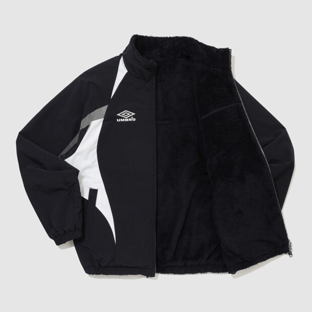 엄브로(UMBRO) HBL 네오 브릿 리버시블 플리스 안감 자켓 블랙 UR321CFJ95