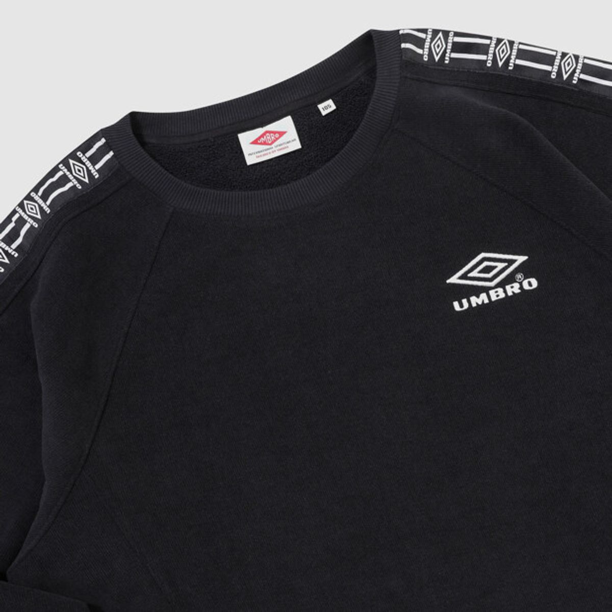 엄브로(UMBRO) HBL OG 코지 기모 이중지 맨투맨 블랙 UR321CFS94