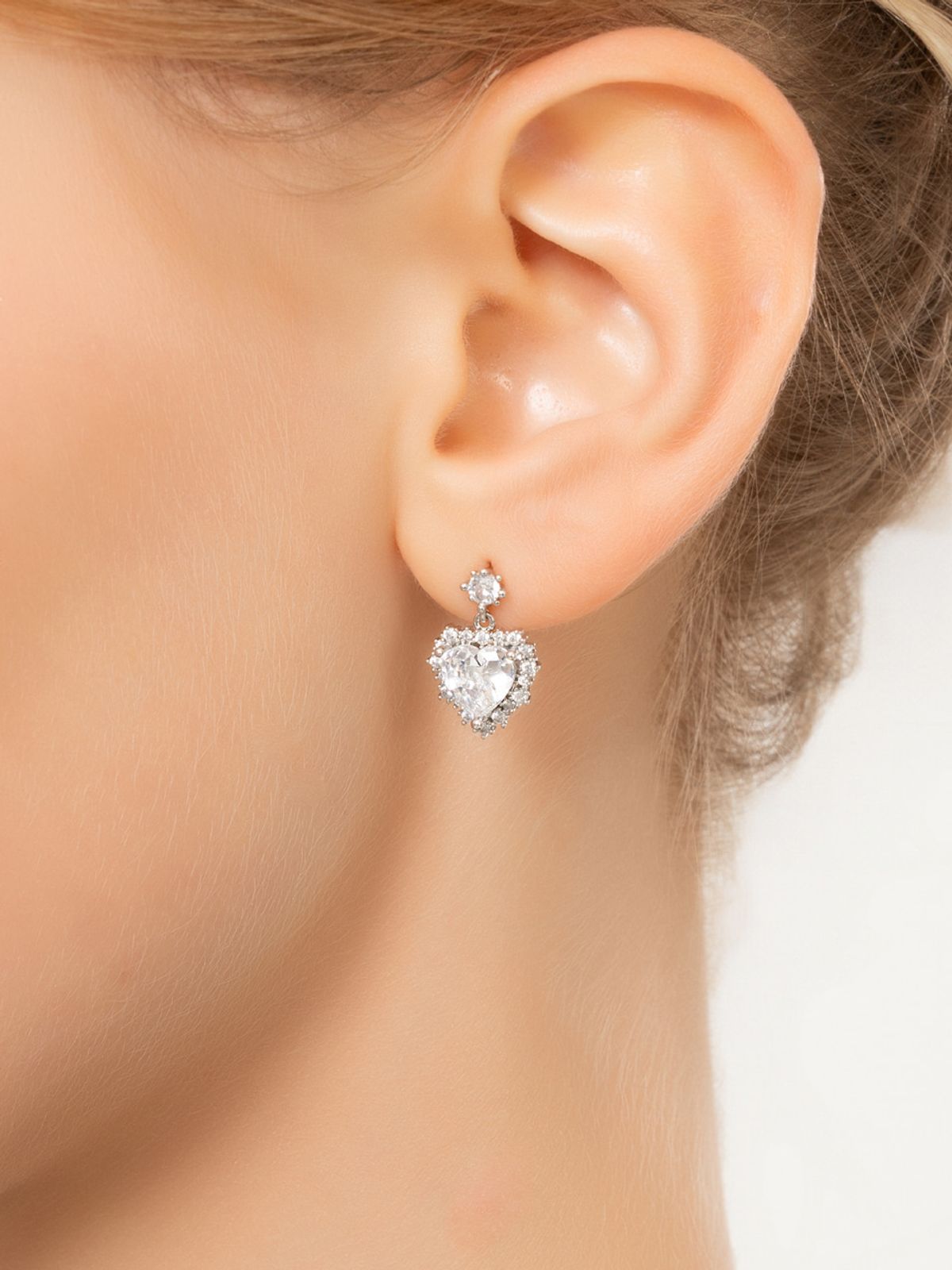 가이거주얼리(GEIGERJEWELRY) 18K GF 에스텔 하트 드롭 귀걸이 GI8KPEE093