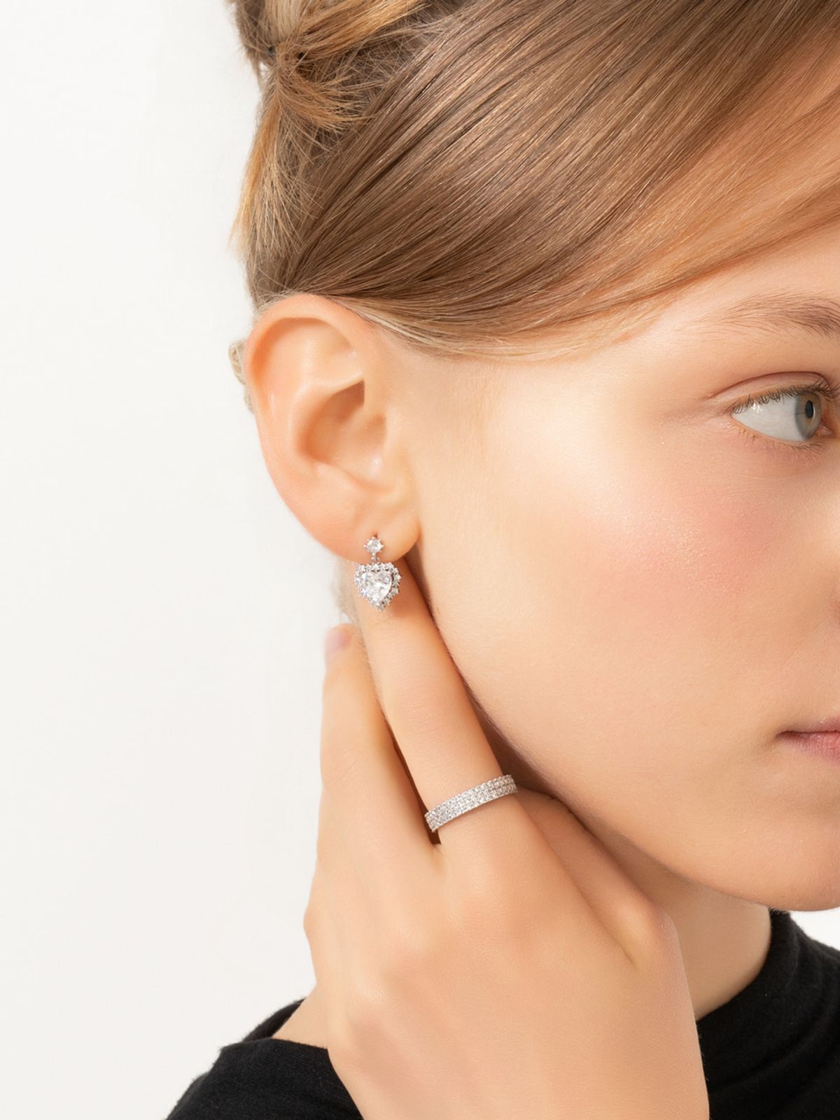 가이거주얼리(GEIGERJEWELRY) 18K GF 에스텔 하트 드롭 귀걸이 GI8KPEE093