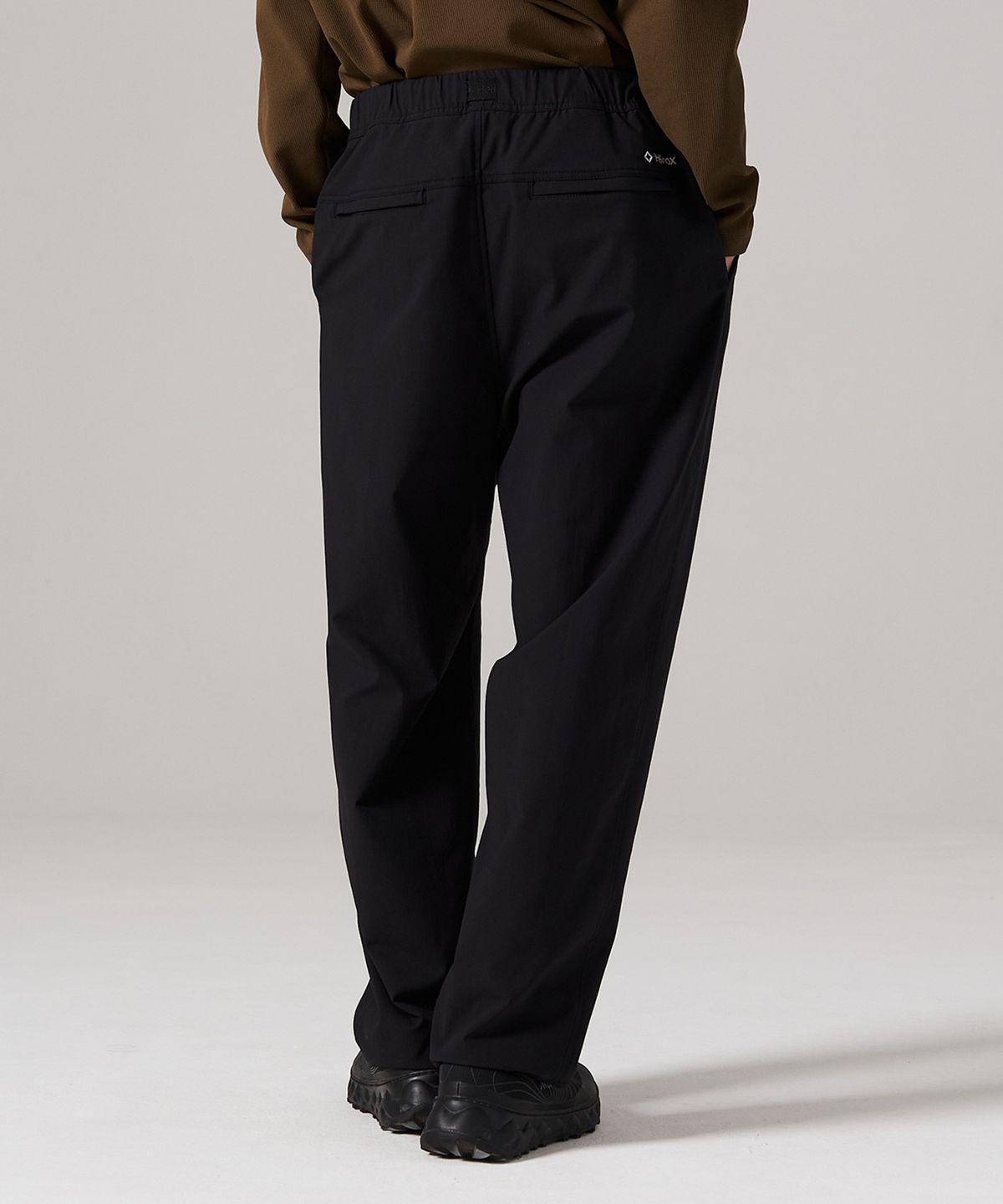 헬리녹스 웨어(HELINOX WEAR) 스트레치 테이퍼드 팬츠_Black