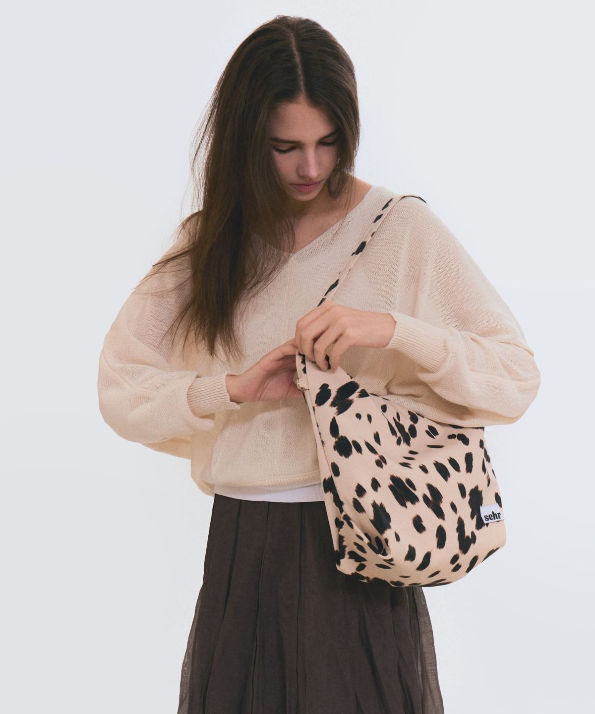 세르(SEHR) Leopard Spot Medium Bucket Bag (Cream)