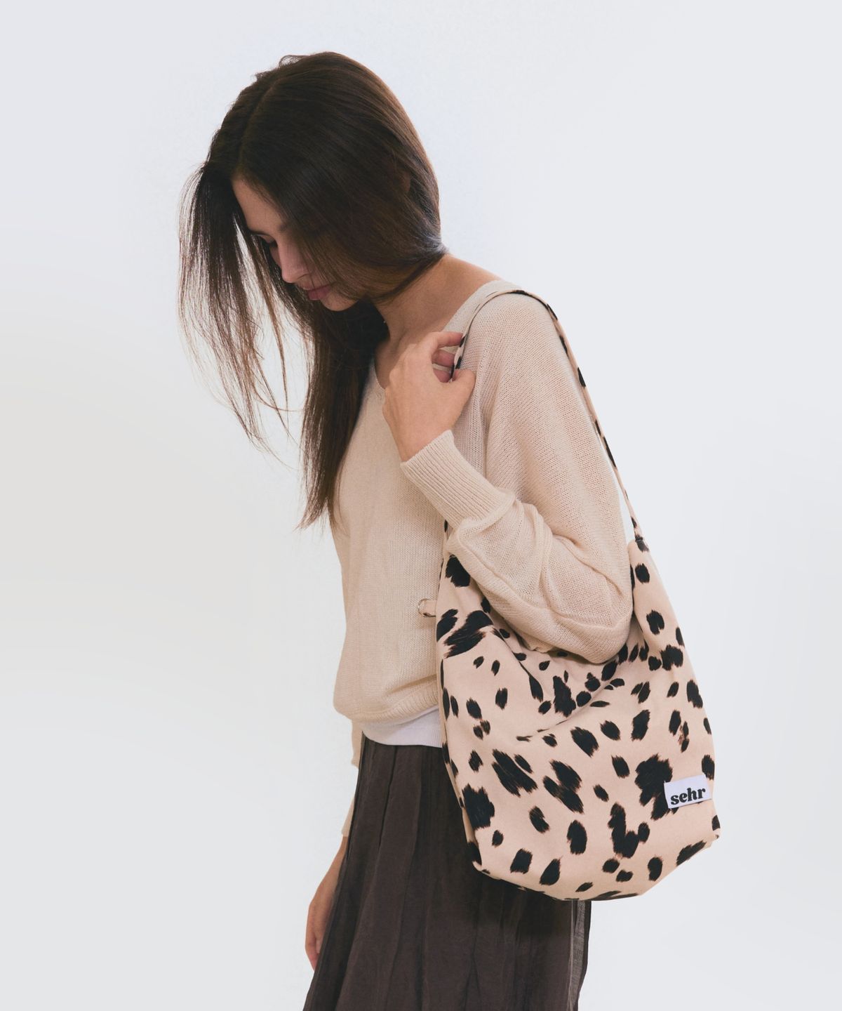 세르(SEHR) Leopard Spot Medium Bucket Bag (Cream)