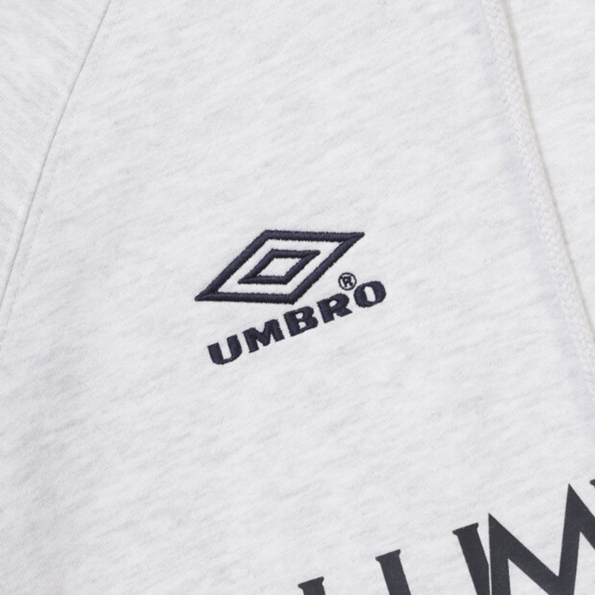 엄브로(UMBRO) [NCT WISH 사쿠야 PICK] HBL 네오 브릿 파이핑 기모 후드 티셔츠 화이트 UR321CHD94
