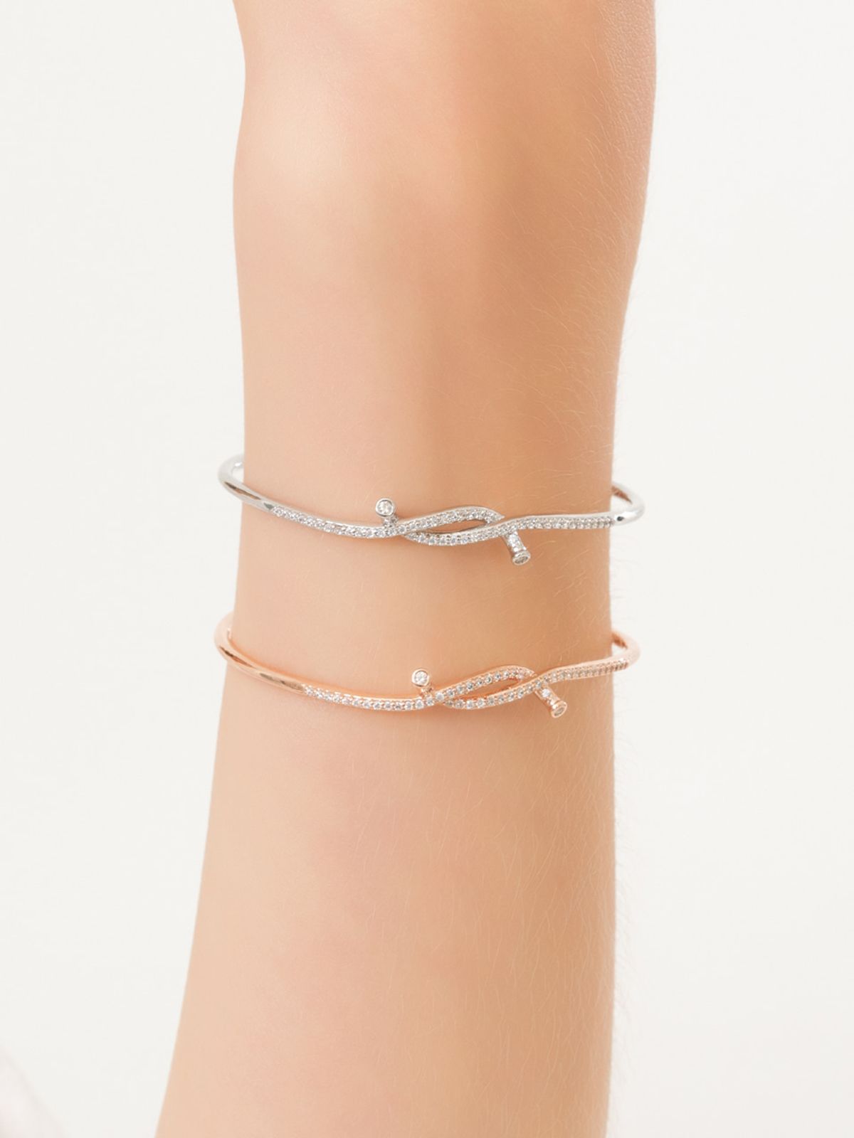 끄란느(CRANNE) 웨이브 노트 뱅글 팔찌 C24BB087 (14K Gold Plated)