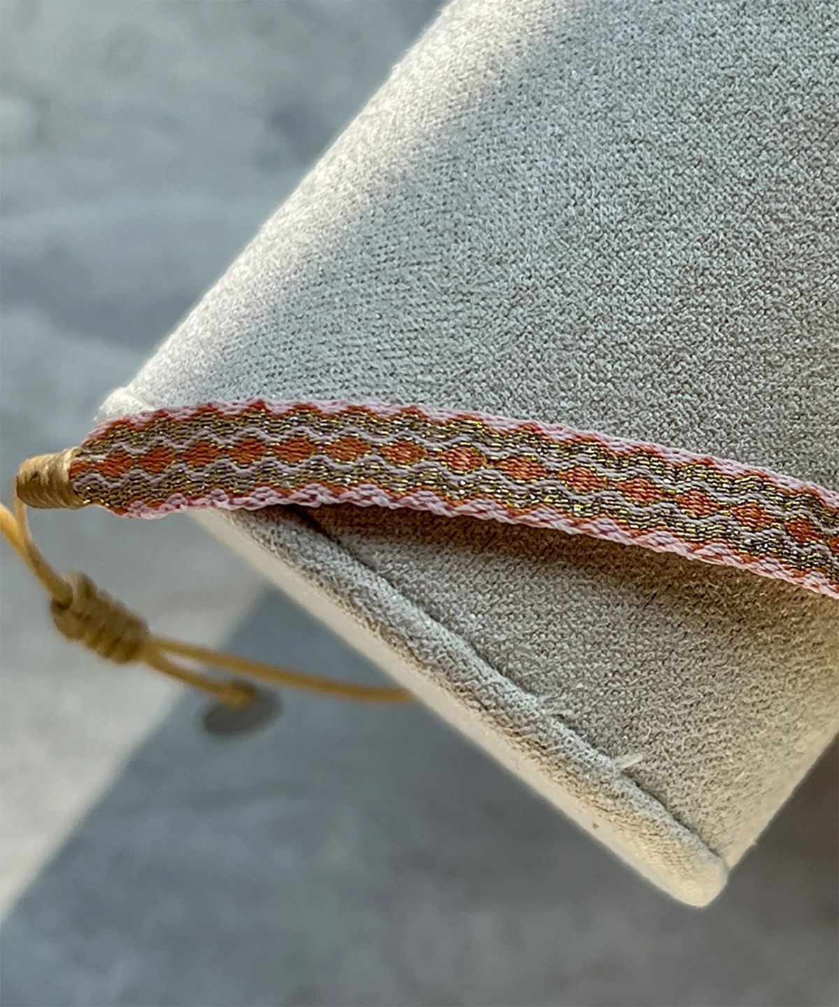 림바(RIMBA) [Leju] Basic Handwoven Bracelet - Pale Pink & Gold