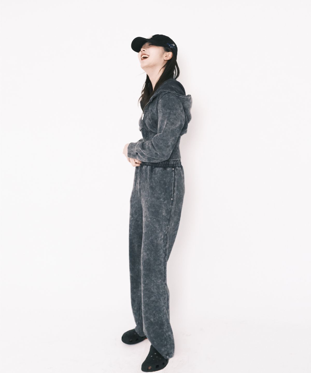 해빙(HAEBING) Half-Rib Snow Washed Pants (CHARCOAL)