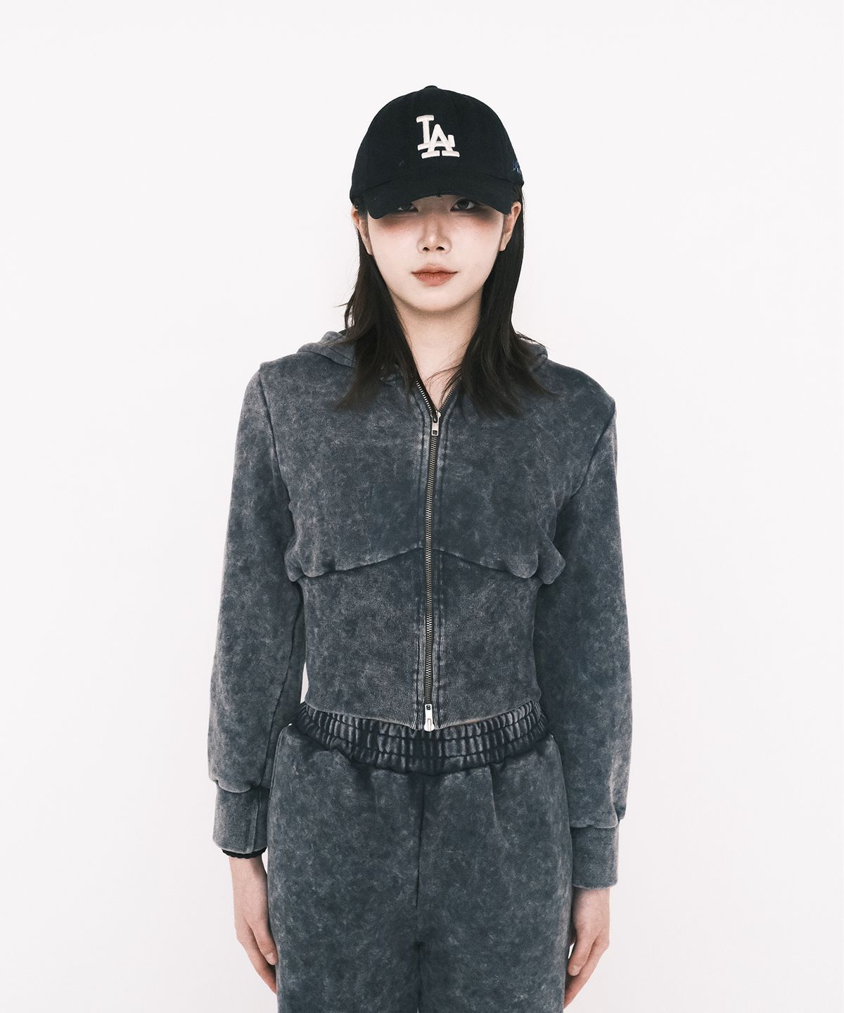 해빙(HAEBING) Half-Rib Snow Washed Pants (CHARCOAL)