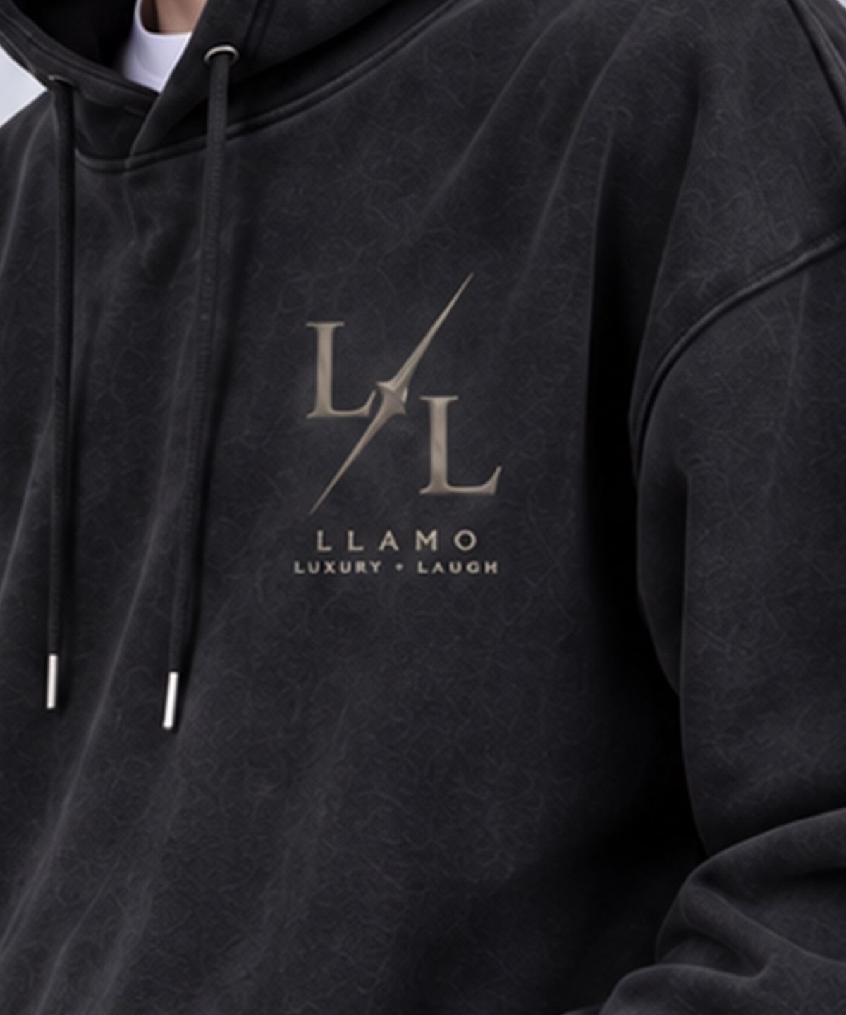 엘라모(LLAMO) 컴포트 쭈리 PU로고 솔트워싱 오버핏 후드티