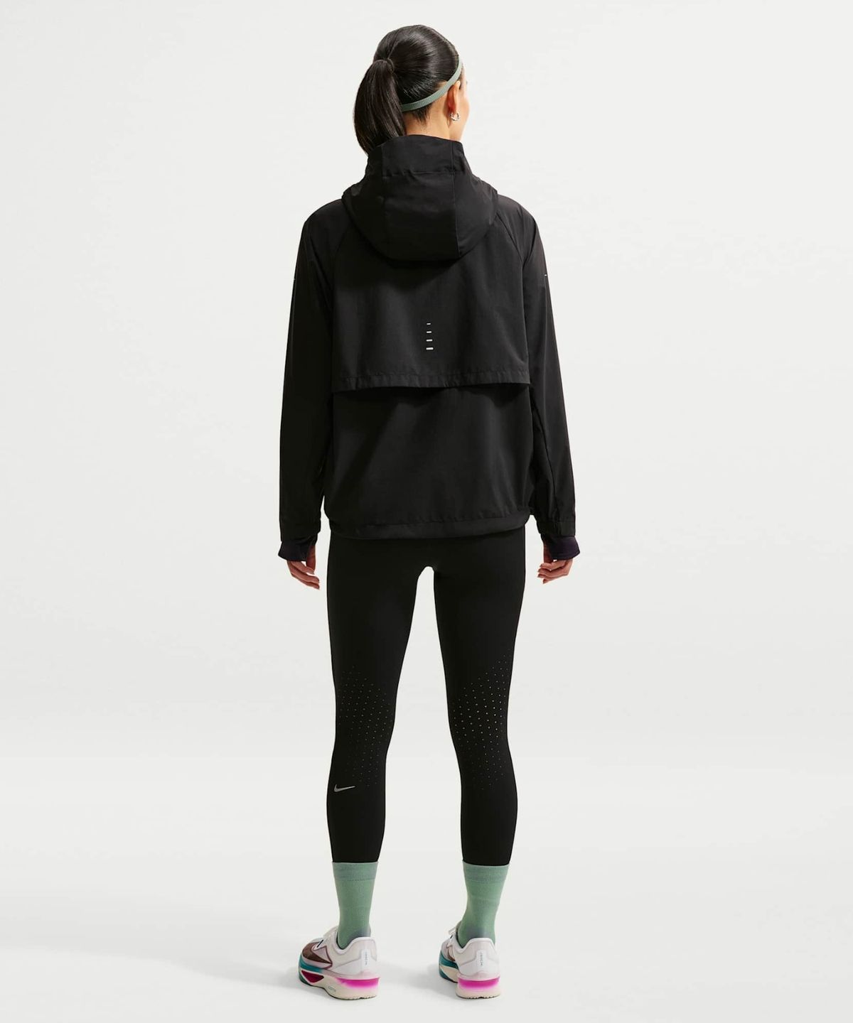 나이키(NIKE) 스위프트 스톰 핏 러닝 재킷 W - 블랙 / IH8142-010