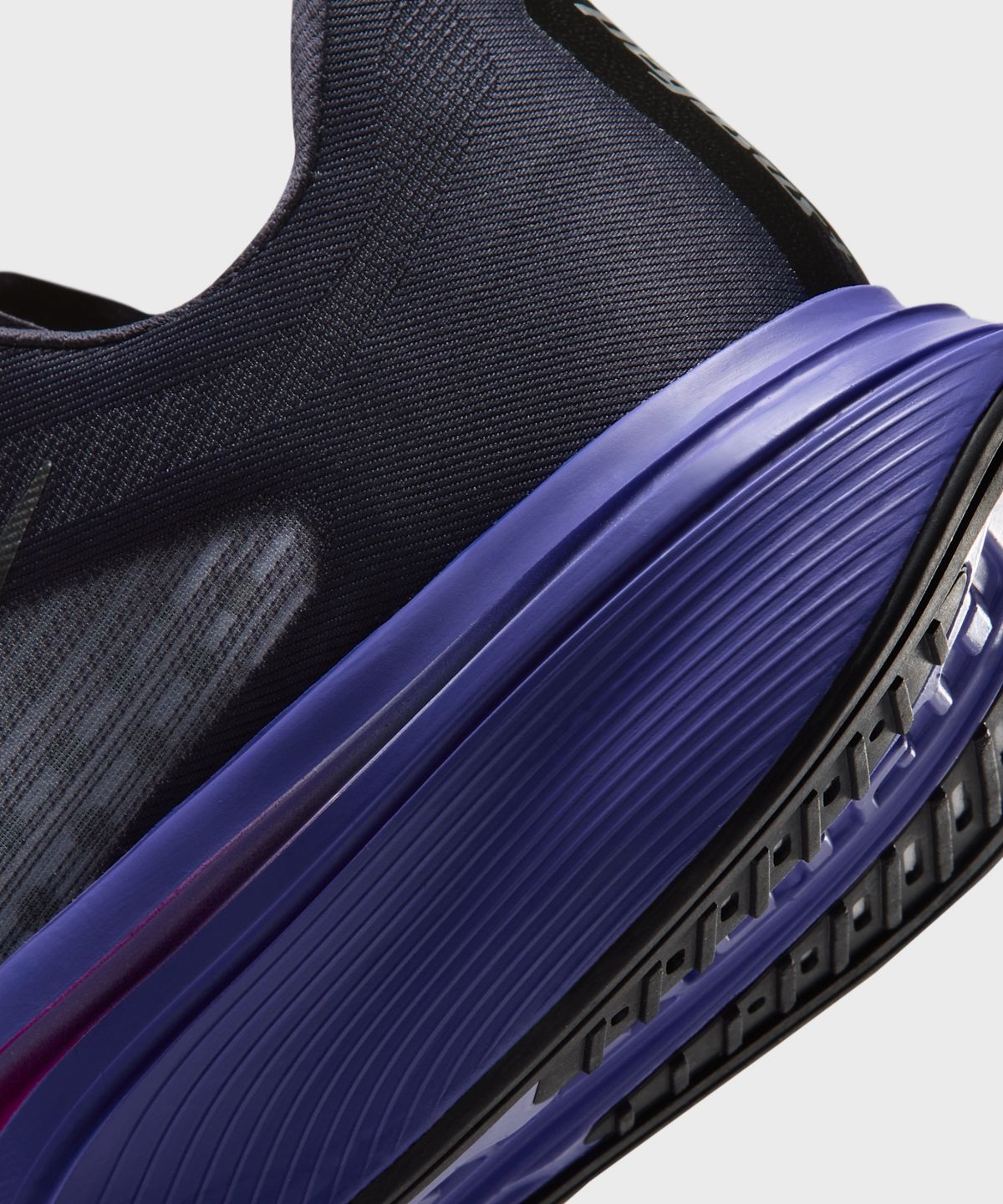 나이키(NIKE) 페가수스 플러스 2 W - 그리드아이언:페르시안 바이올렛:트루 베리:메탈릭 실버 / IM2543-004
