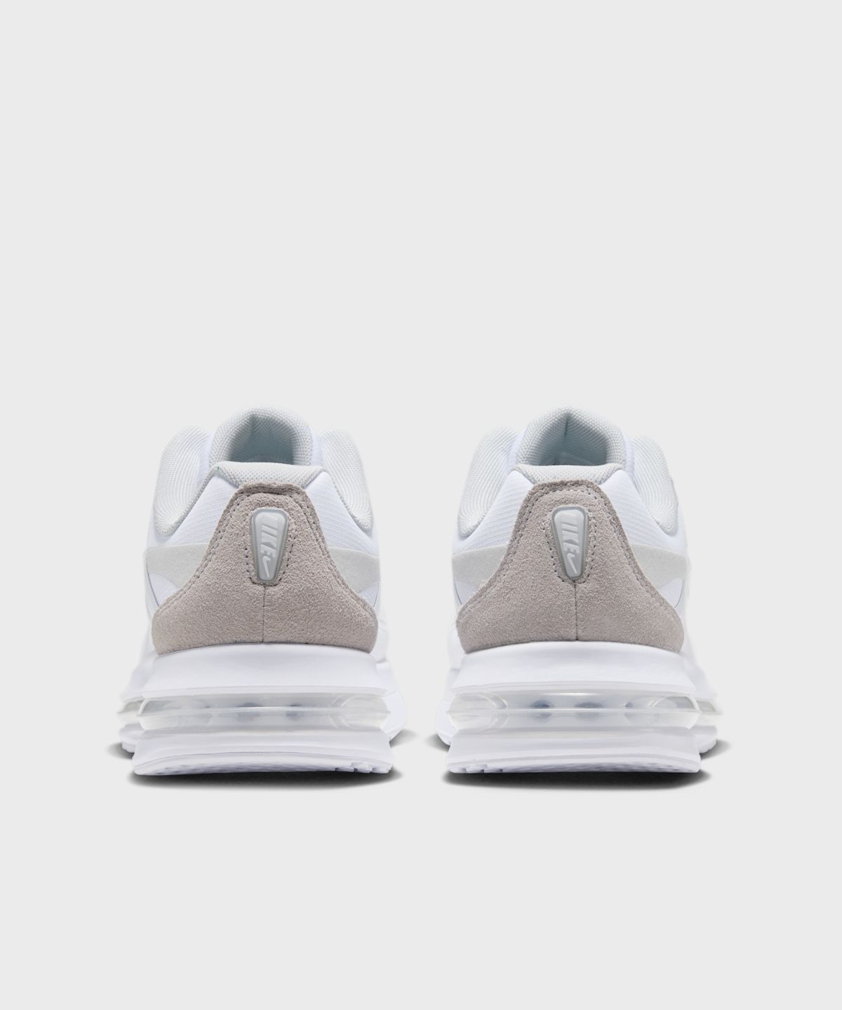 나이키(NIKE) 에어 맥스 메트로 M - 화이트:포톤 더스트:일루전 그린:메탈릭 실버 / IW4935-100