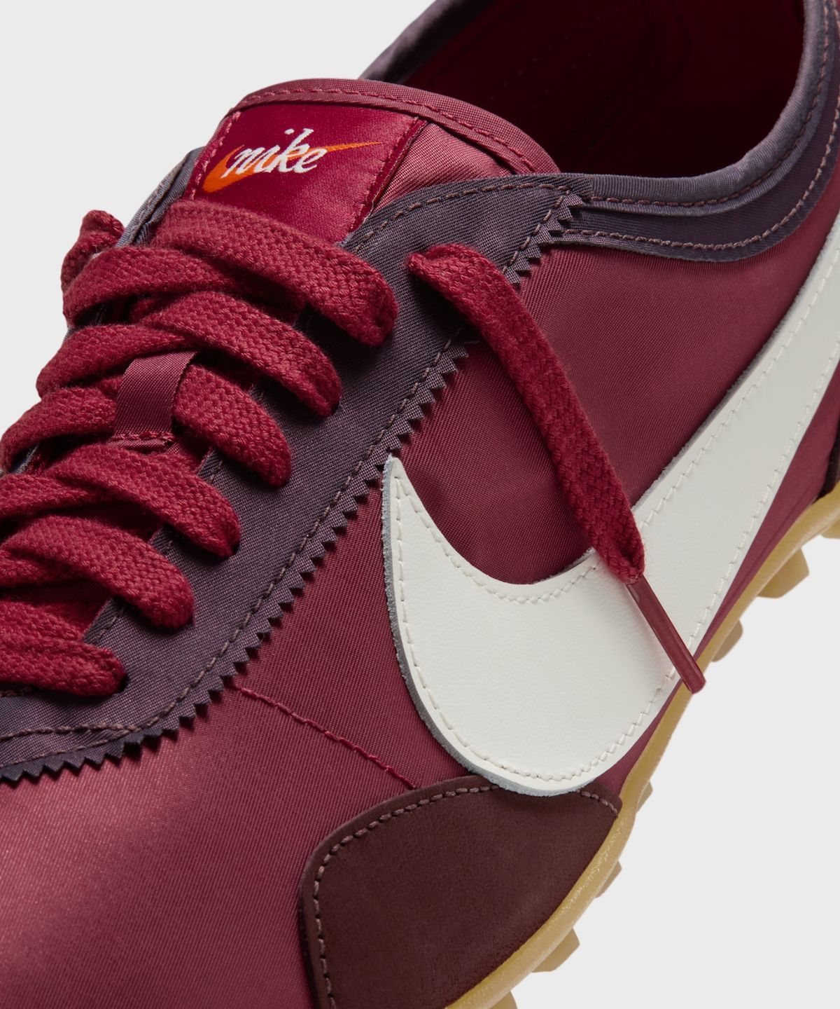 나이키(NIKE) 문 슈 OG M - 터프 레드:미스틱 데이츠:검 라이트 브라운:세일 / IX3952-600