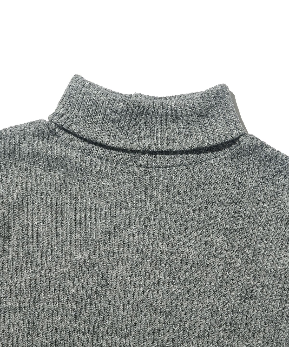 서울어패럴(SEOUL APPAREL) 커브드 헴 워머 목폴라 레이어드 (차콜)