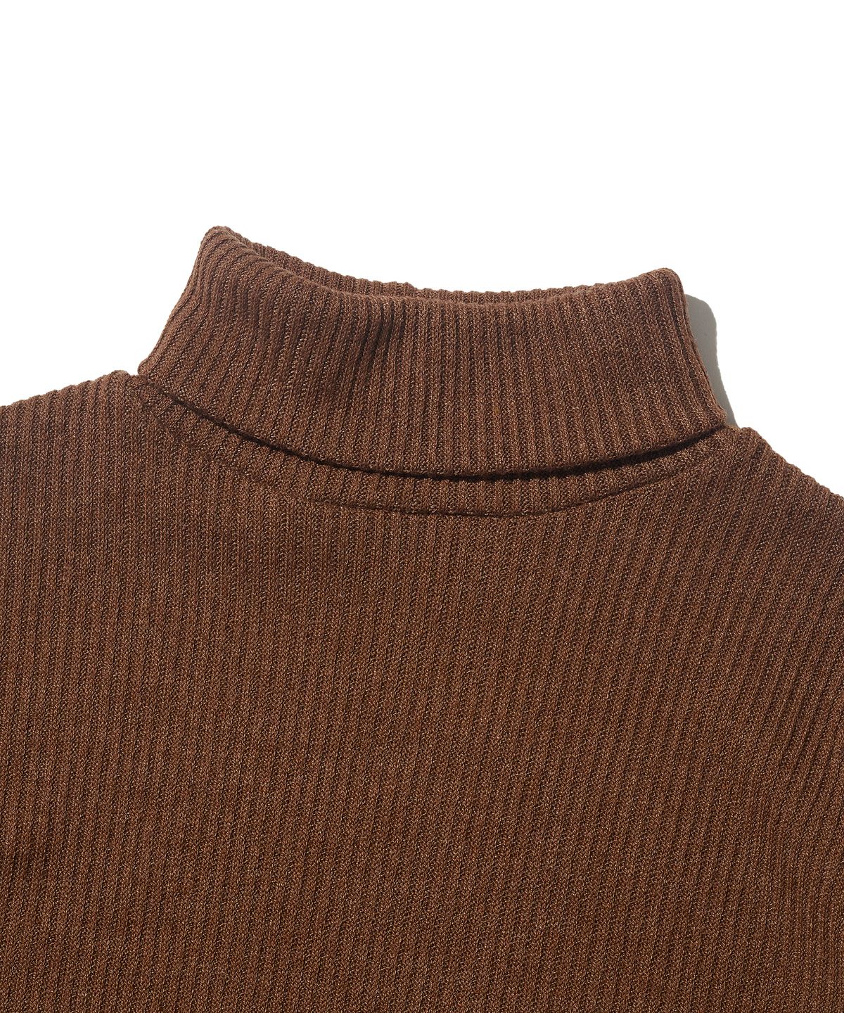 서울어패럴(SEOUL APPAREL) 커브드 헴 워머 목폴라 레이어드 (브라운)