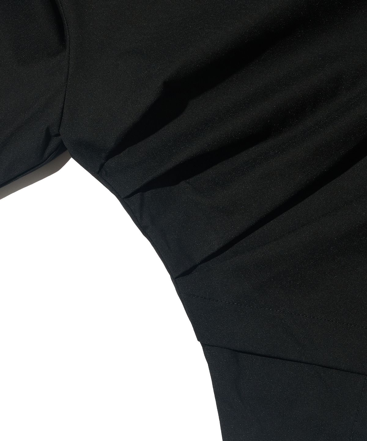서울어패럴(SEOUL APPAREL) 커프스 언발 블라우스 (블랙)​