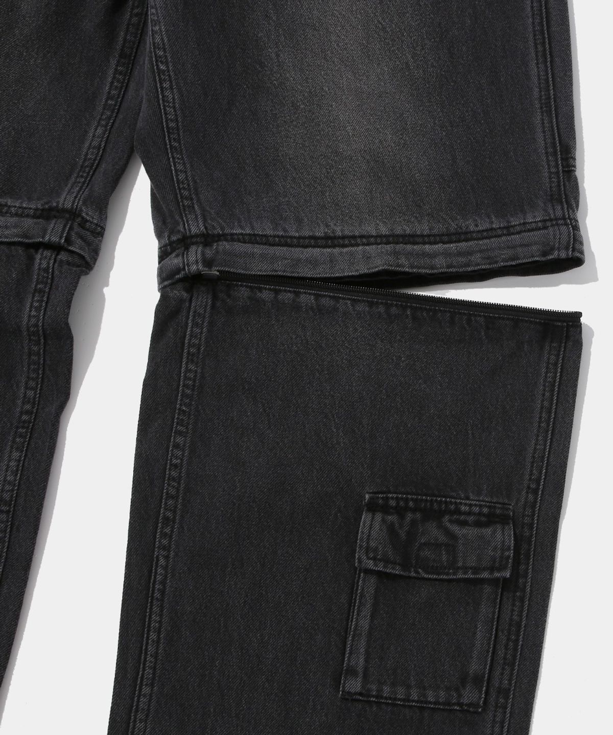 컬럼비아 유니버시티(COLUMBIA UNIVERSITY) ZIP-OFF WIDE CARGO DENIM PANTS_BLACK DENIM