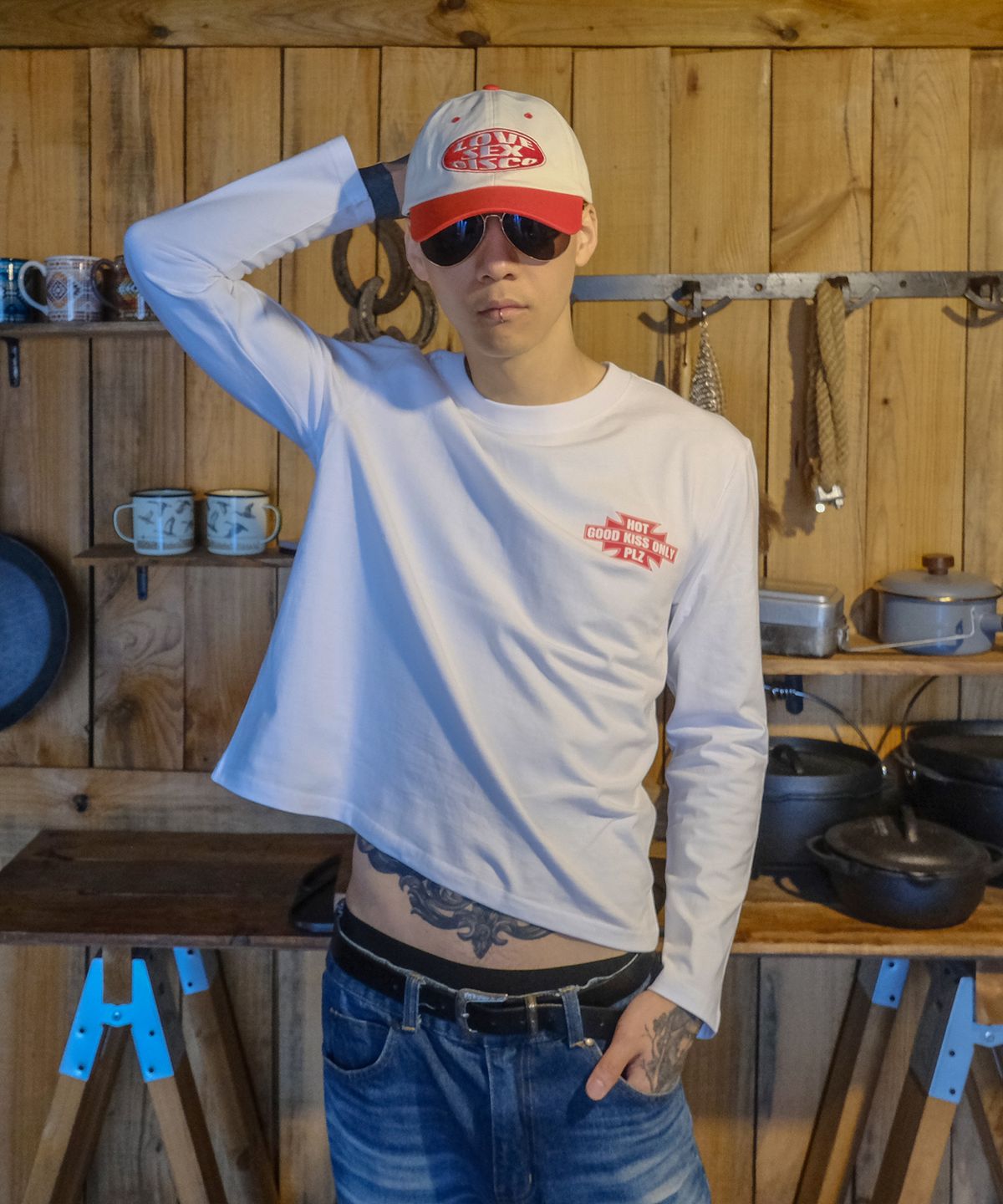셔츠마이립스(SHIRTMYLIPS) 굿 키스 온리 락스타 크롭 롱슬리브 화이트