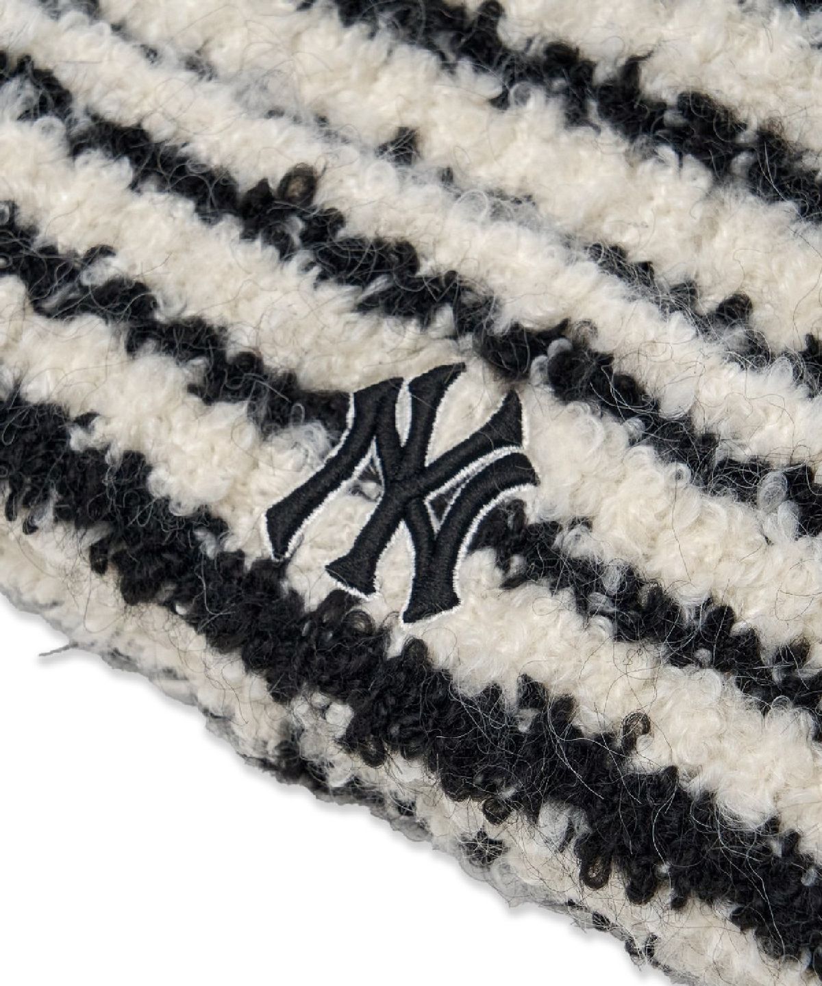엠엘비(MLB) 스트라이프 미야옹 비니 NY (Black)