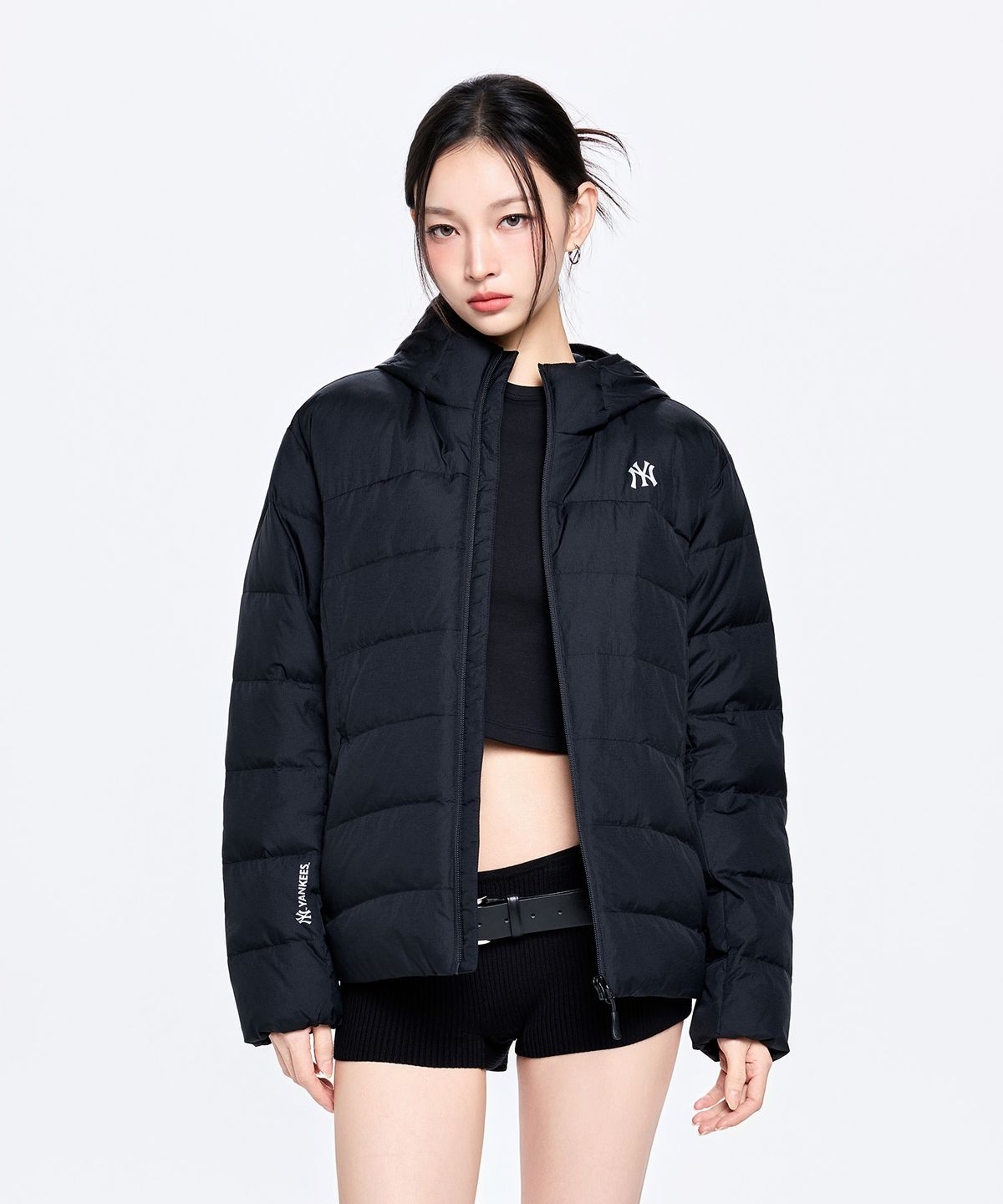 엠엘비(MLB) 고프코어 후드 패커블 경량 커브패딩 NY (Black)