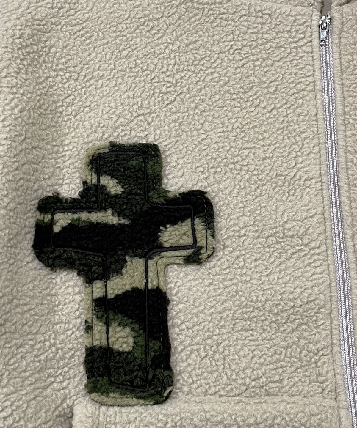 스케이터락(SK8ER ROCK) Camo Cross Fleece Zip Hoodie (beige)
