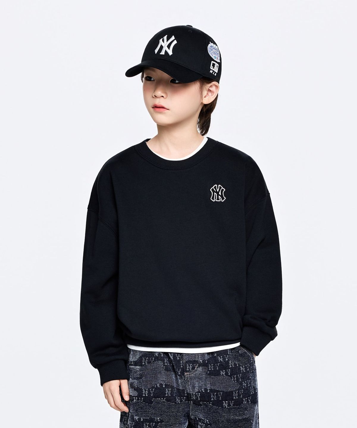 엠엘비 키즈(MLB KIDS) 스포티브 베이직 스몰로고 기모 맨투맨 NY (Black)