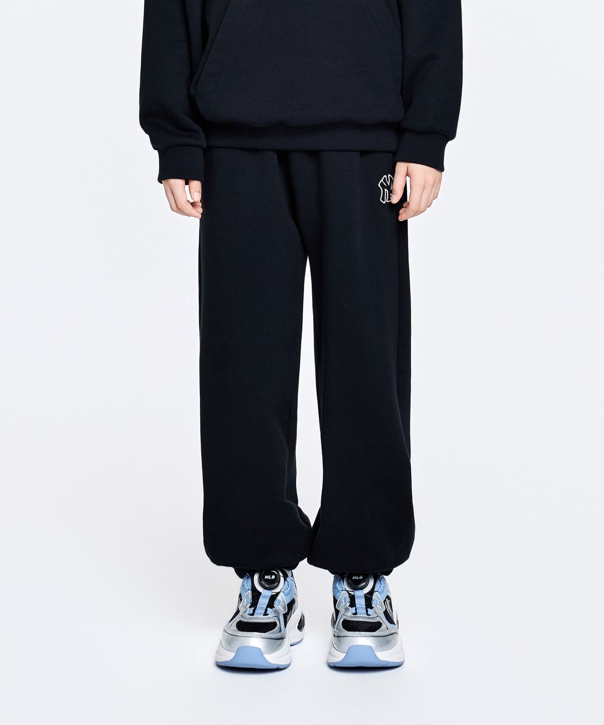 엠엘비 키즈(MLB KIDS) 스포티브 스몰로고 기모 루즈 조거 팬츠 NY (Black)