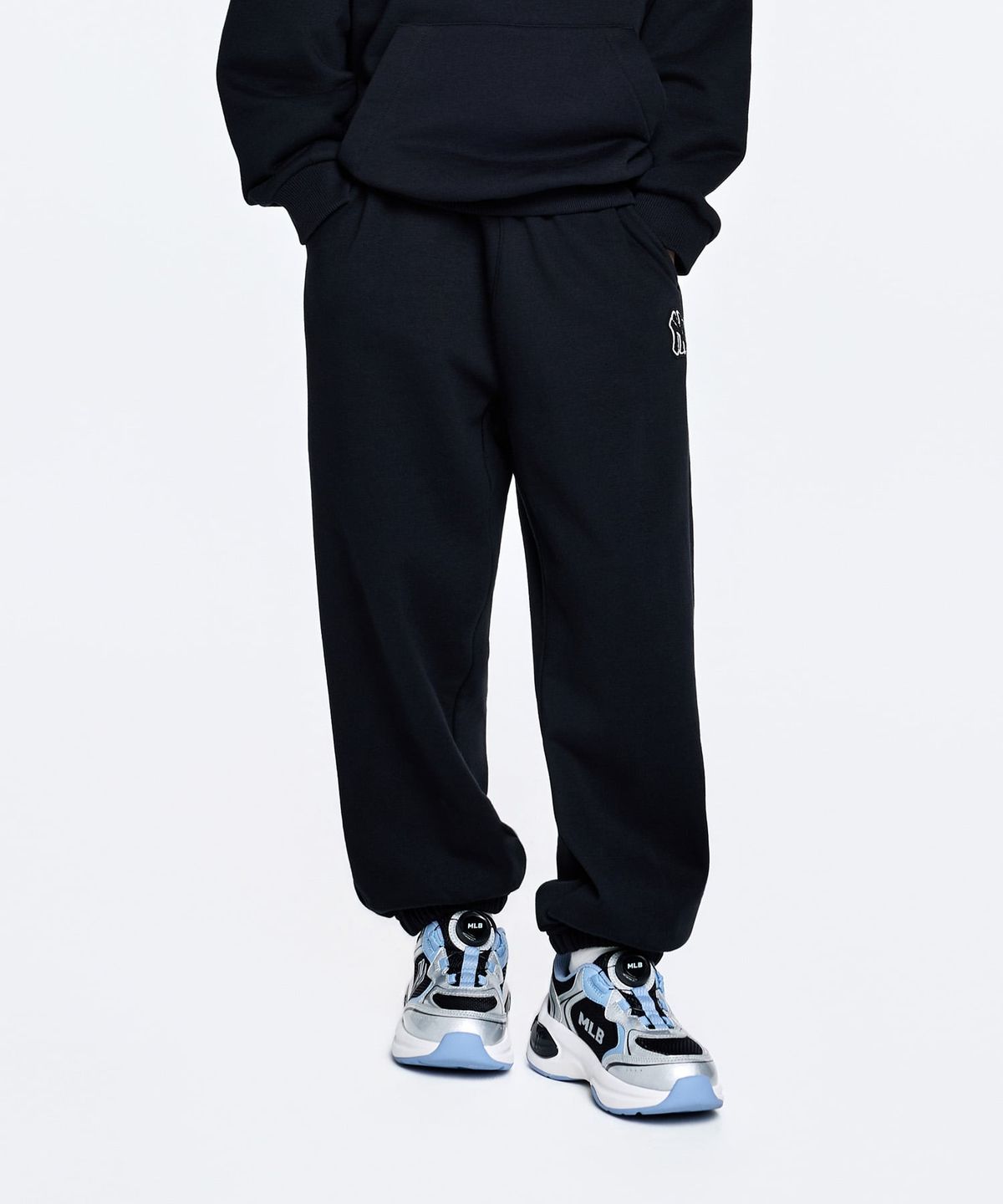 엠엘비 키즈(MLB KIDS) 스포티브 스몰로고 기모 루즈 조거 팬츠 NY (Black)
