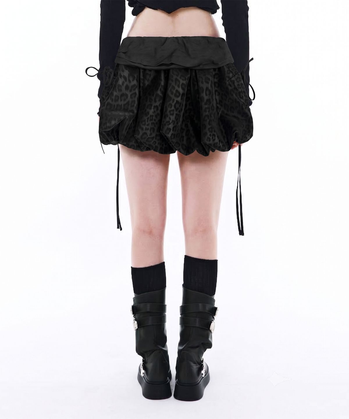 와이이이엘(YEEL) BALLOON RIBBON SHORT SKIRT LEOPARD BLACK