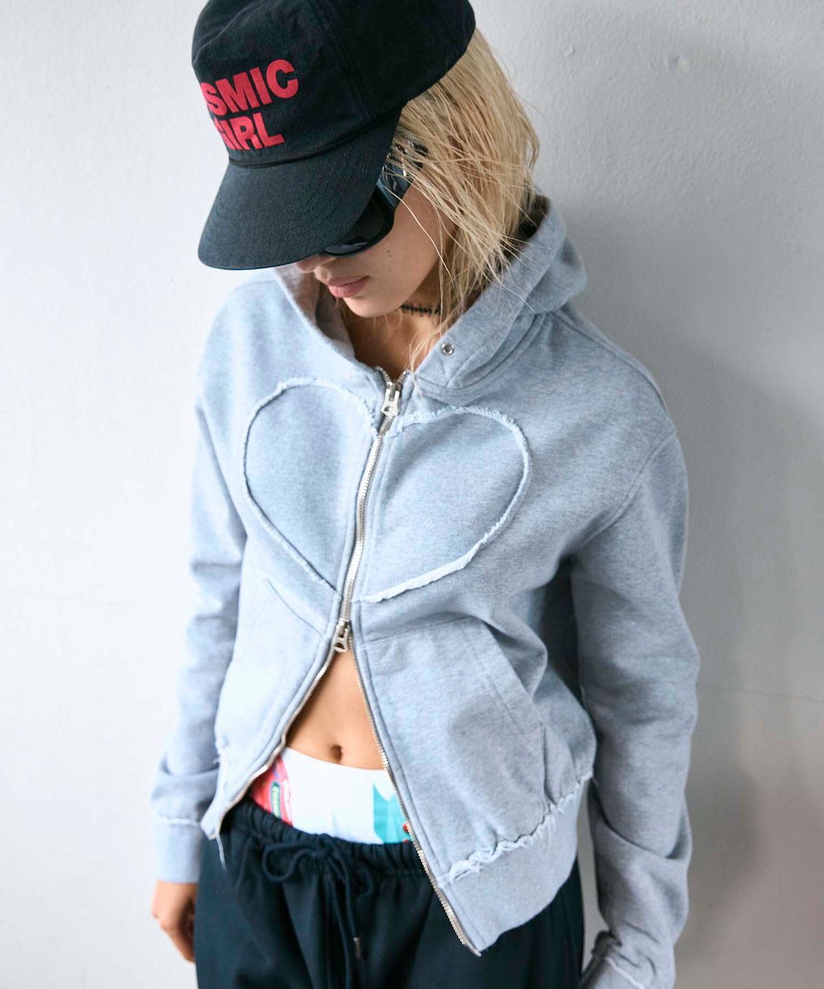 하이타이드 프랭키(HIGHTIDEFRANKIE) Cosmic Uniform Heart Zip-Up Hoodie Gray