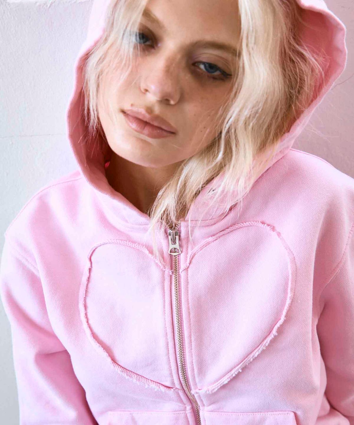하이타이드 프랭키(HIGHTIDEFRANKIE) Cosmic Uniform Heart Zip-Up Hoodie Pink