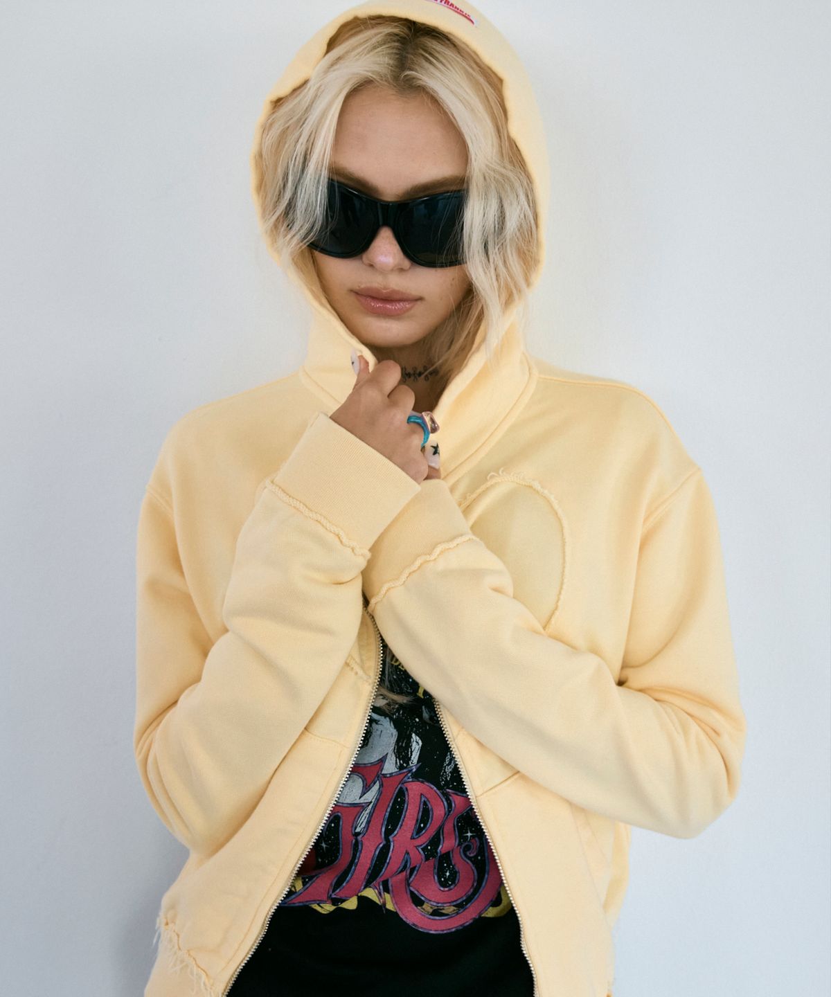 하이타이드 프랭키(HIGHTIDEFRANKIE) Cosmic Uniform Heart Zip-Up Hoodie Yellow
