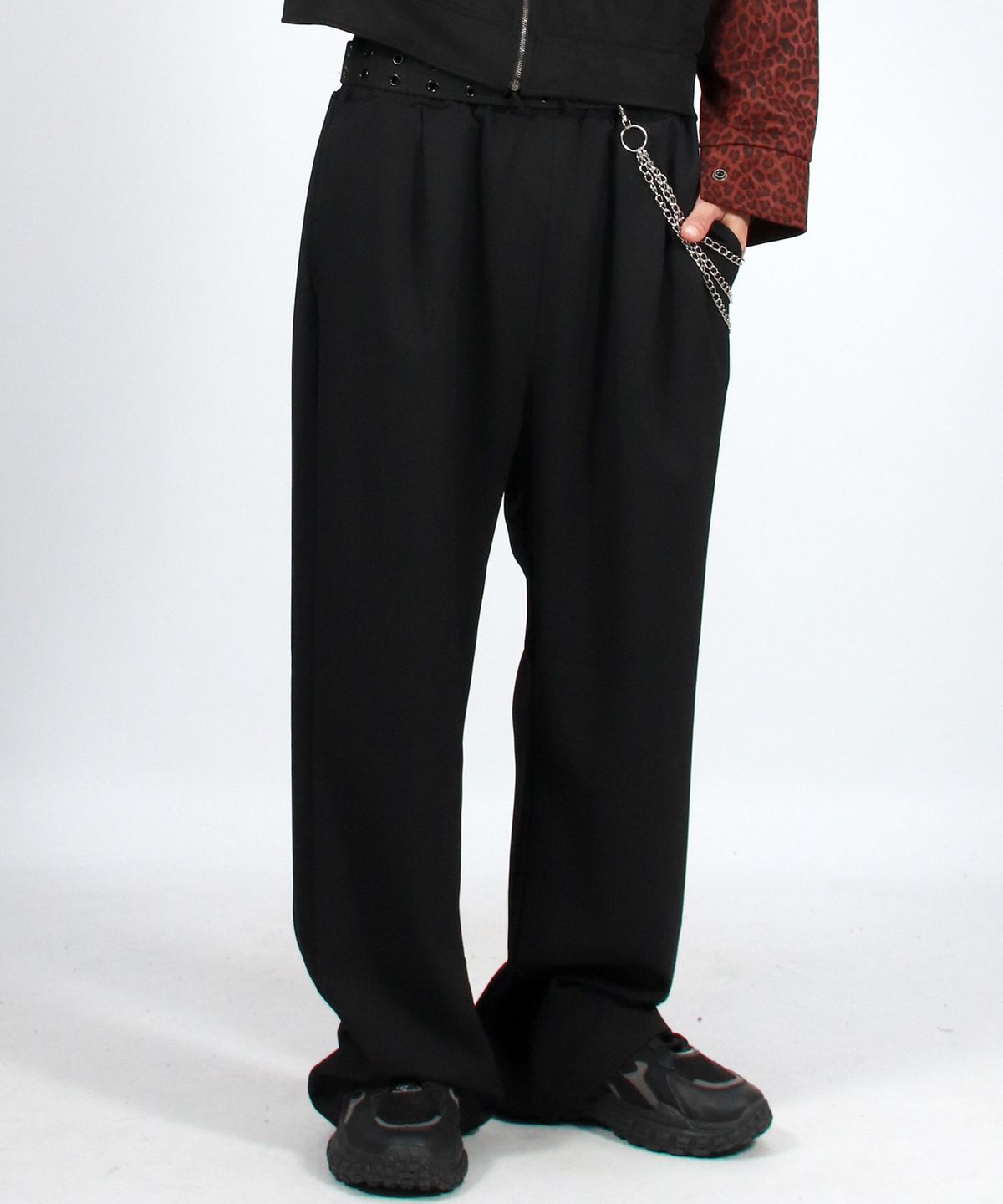 드마크(DEMARC) M solid straight-fit semi-wide pants - Black