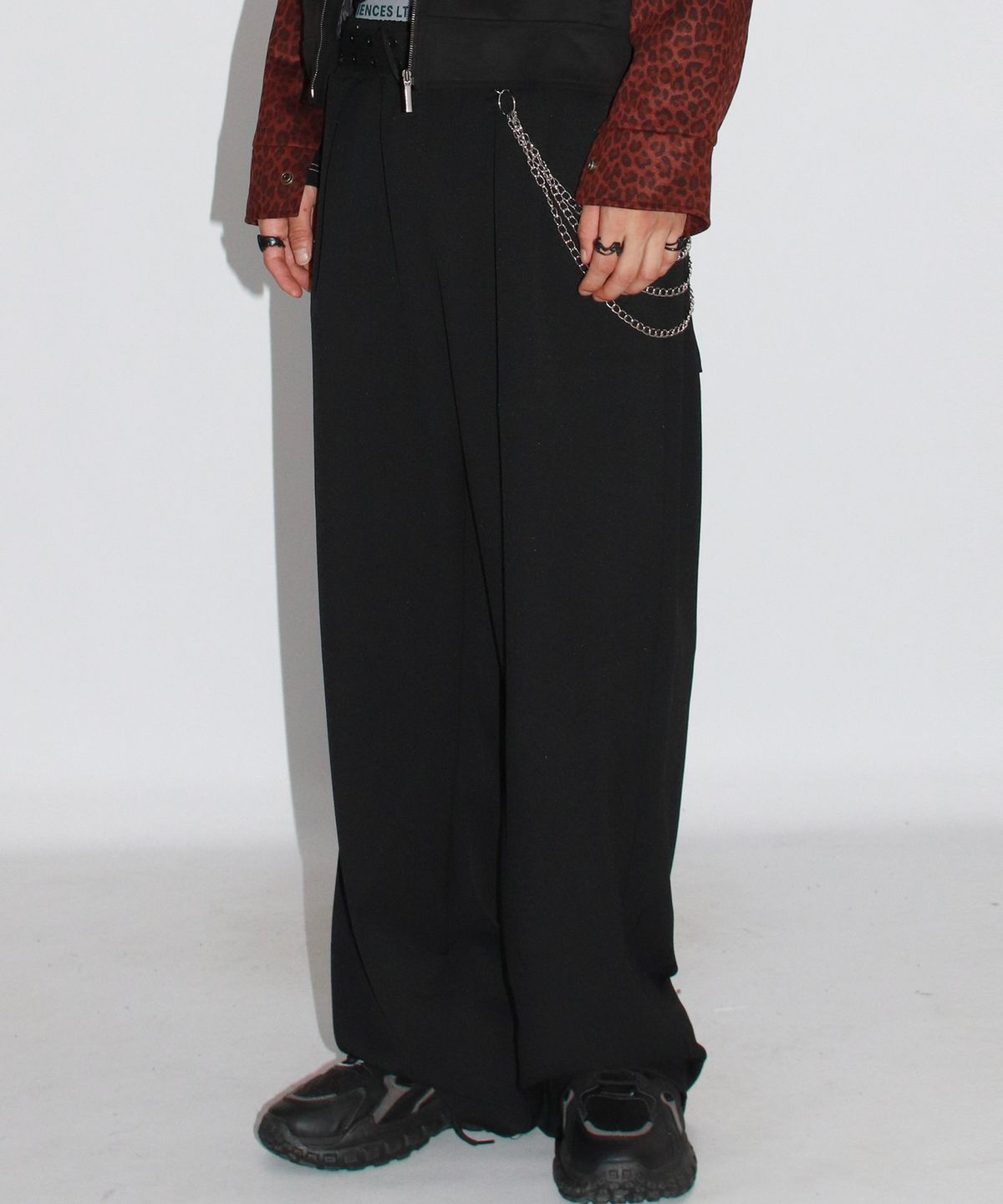드마크(DEMARC) M solid straight-fit semi-wide pants - Black