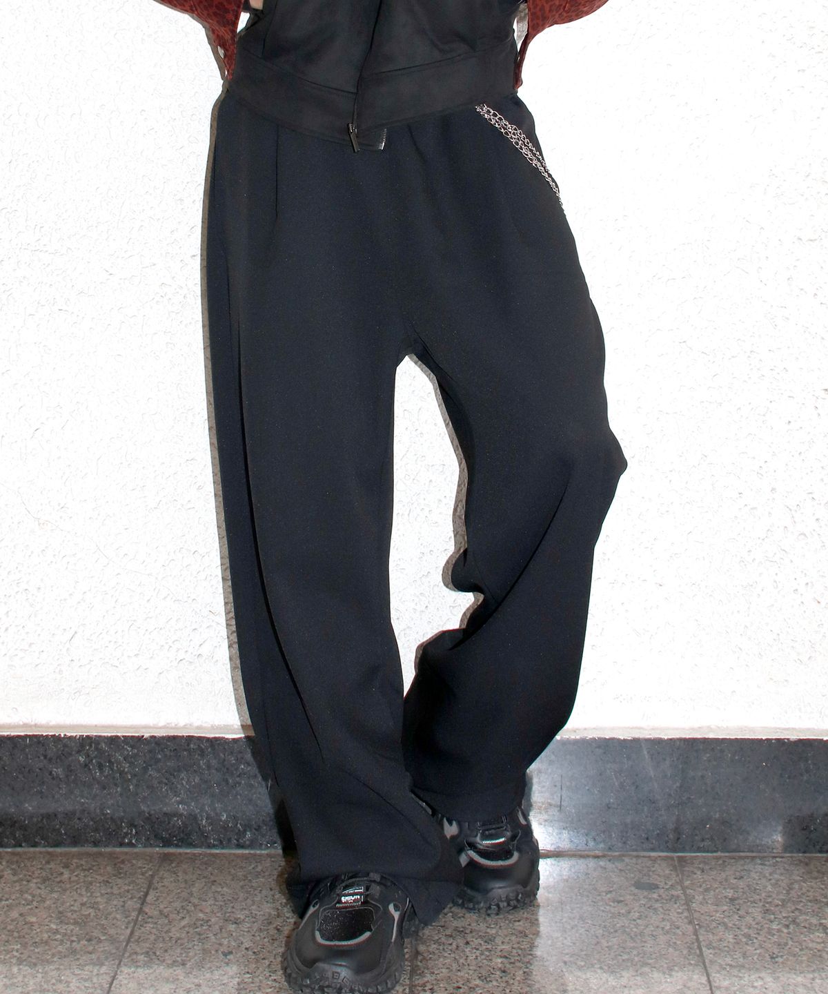 드마크(DEMARC) M solid straight-fit semi-wide pants - Black
