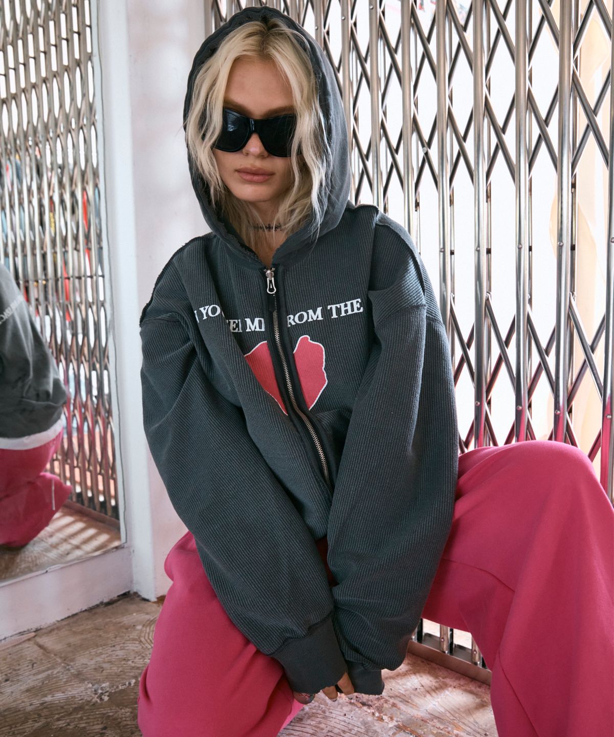하이타이드 프랭키(HIGHTIDEFRANKIE) Cosmic Girl Reversible ZipUp Hoodie Charcoal