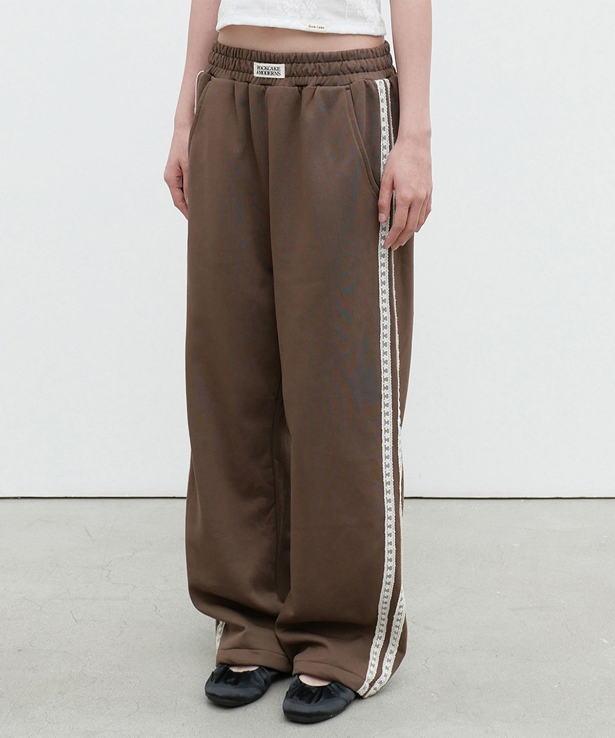 락케이크(ROCKCAKE) Lace Line 2way Jogger - Brown