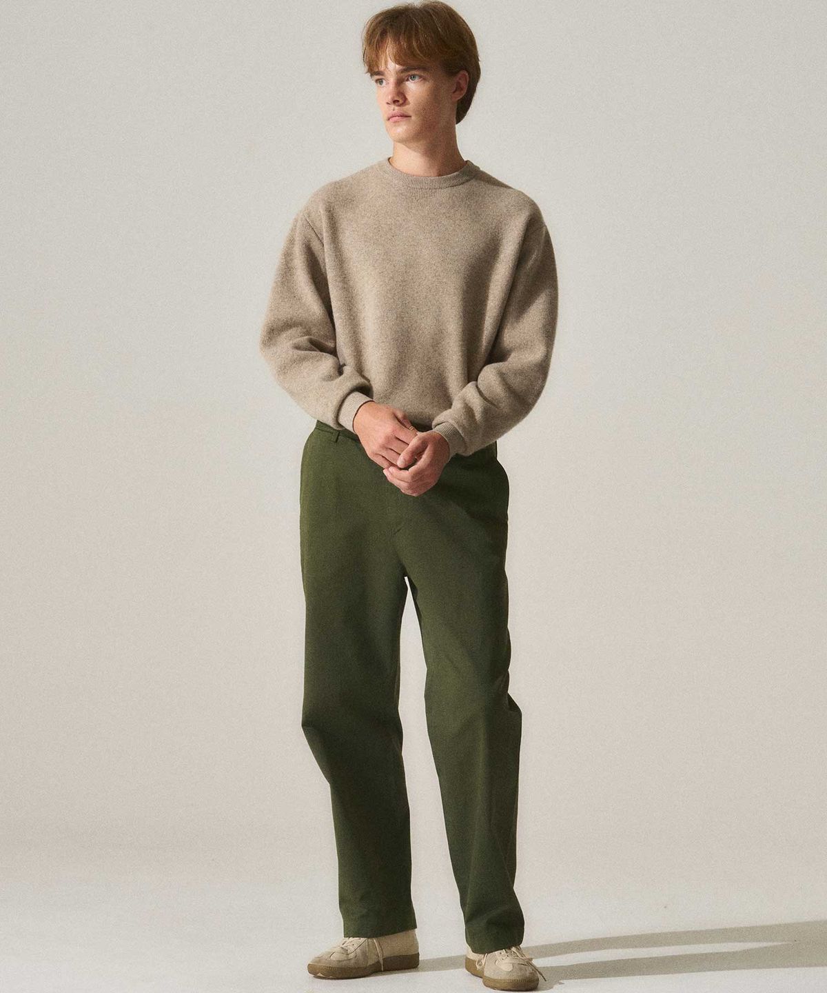 라이즈앤빌로우(RISE&BELOW) HEAVY DUTY 질롱울 크루넥 스웨터 BEIGE
